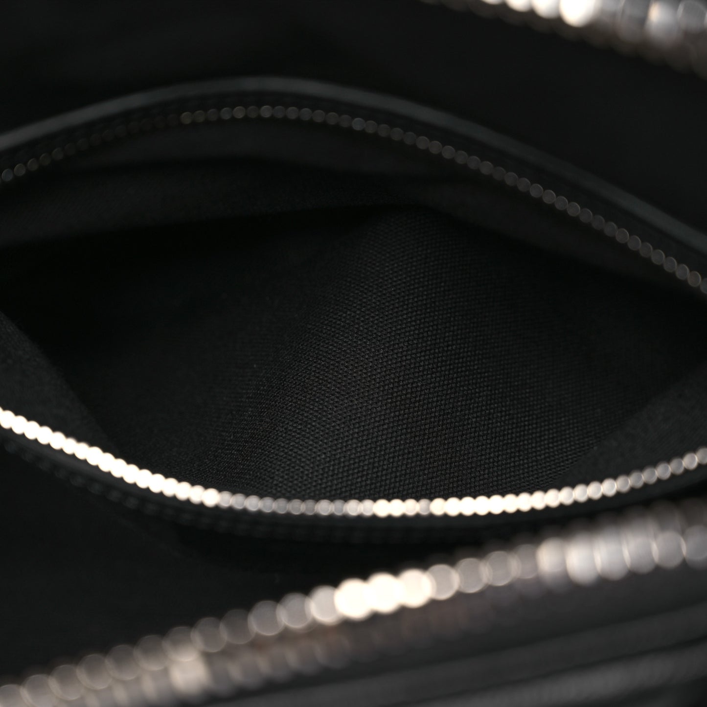 Sugar Goatskin Medium Antigona Black