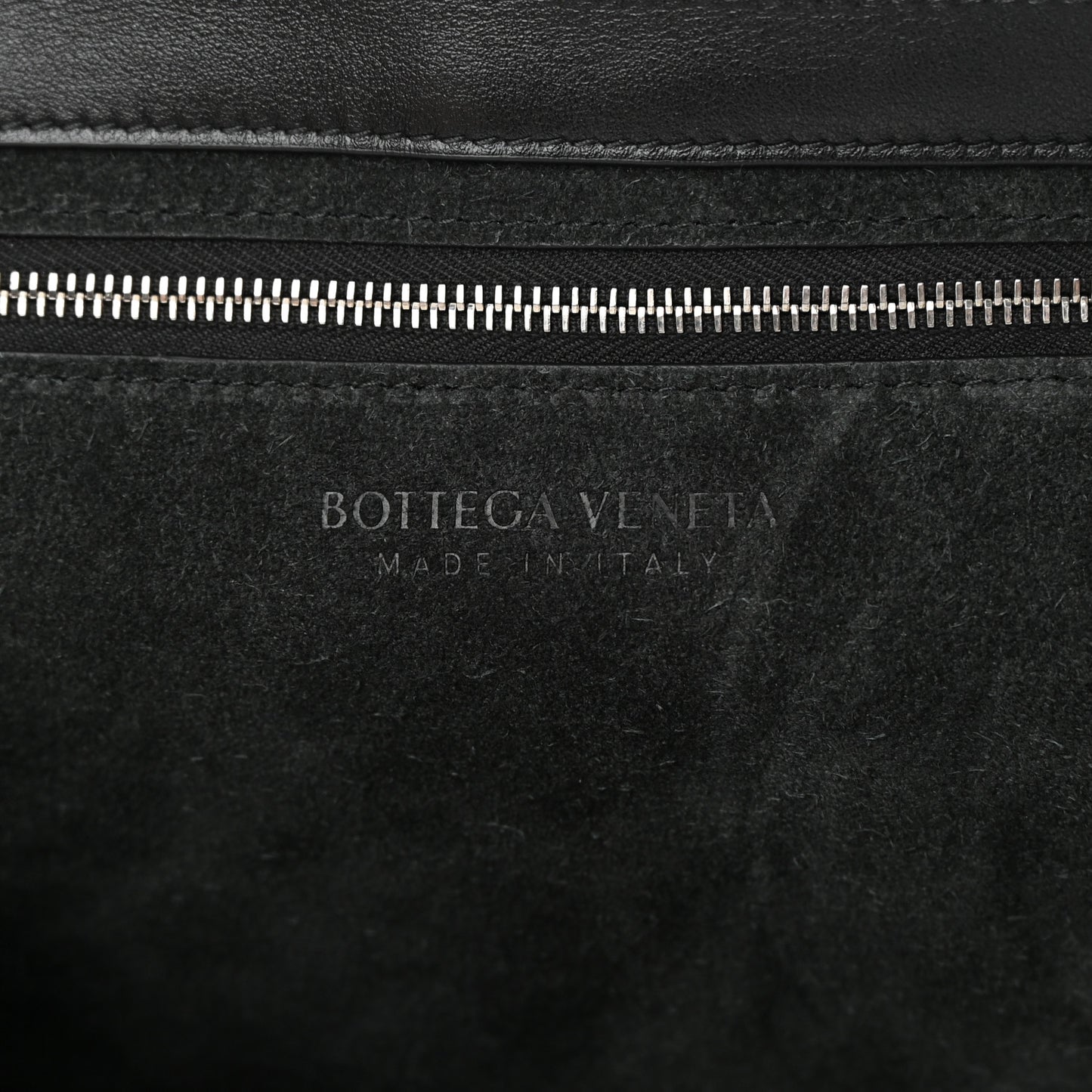 Calfskin Intrecciato Virgule Black