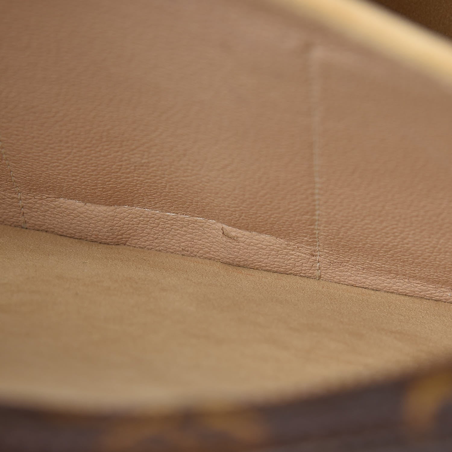 Louis Vuitton Monogram Luco 10 of 17