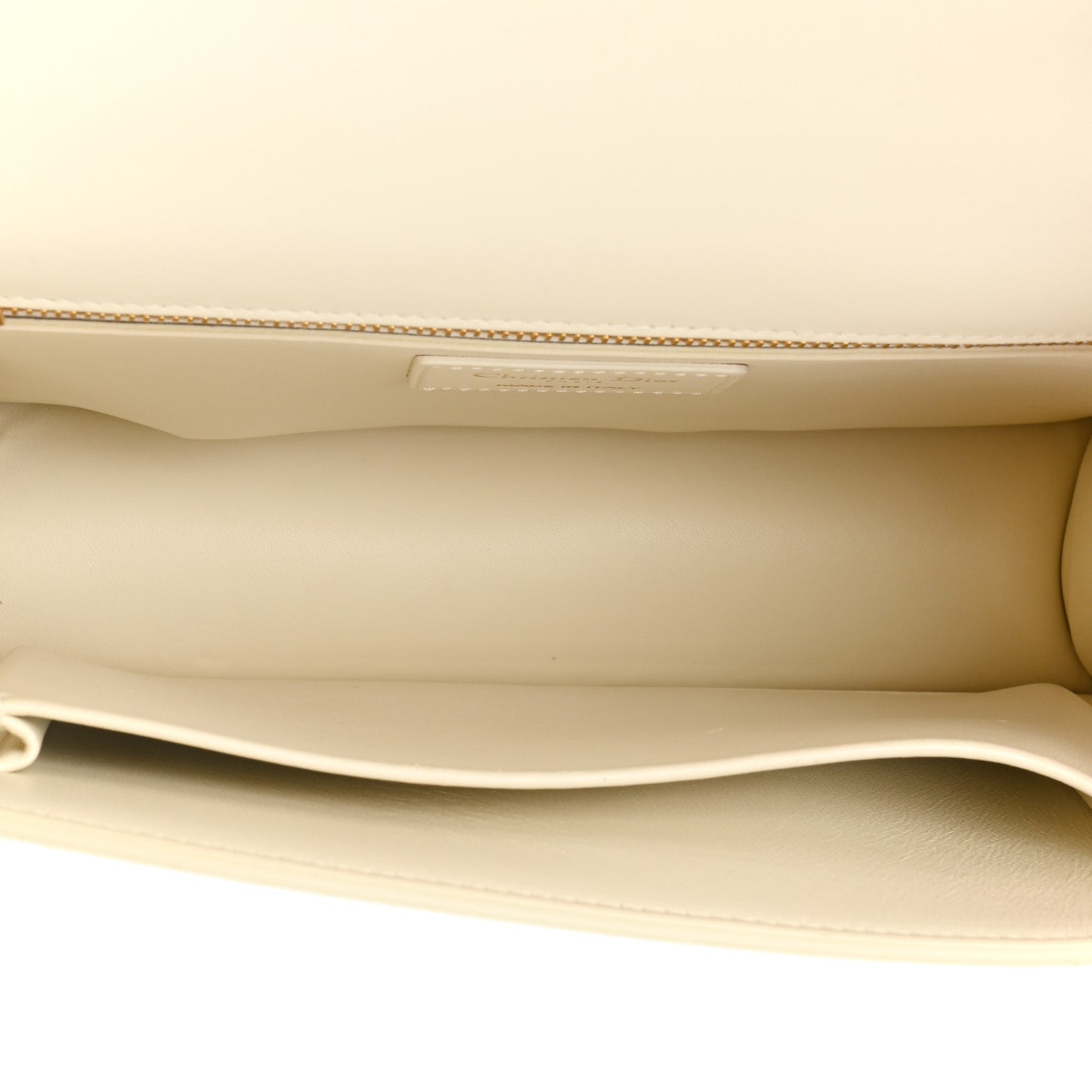 Box Calfskin 30 Montaigne Flap Bag Latte
