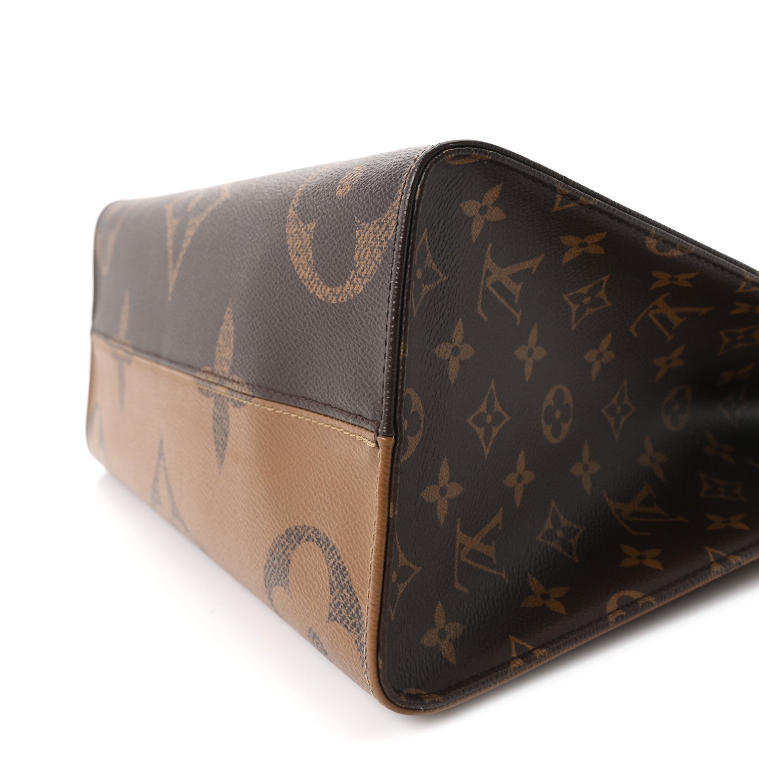 Louis Vuitton Reverse Monogram Giant Onthego MM 8 of 9