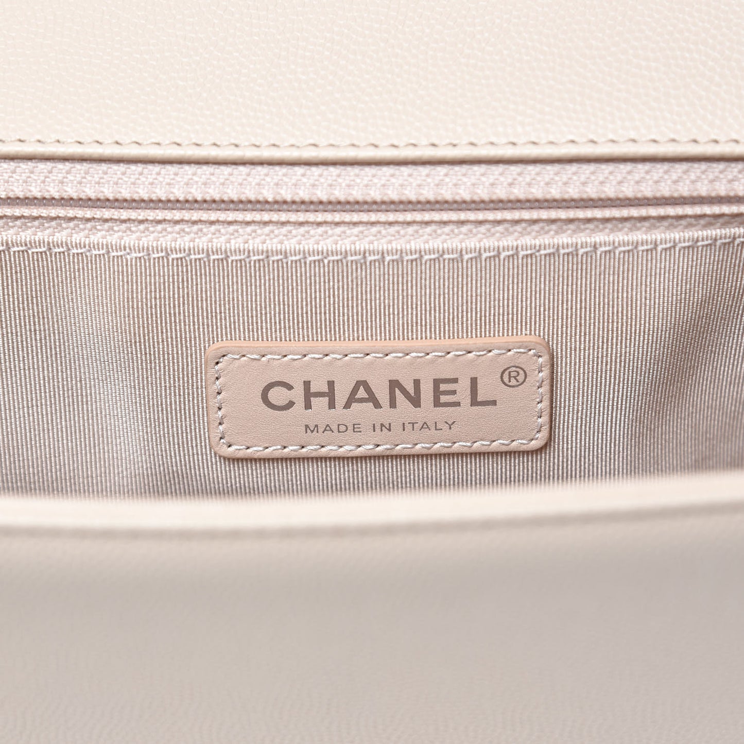 Caviar Chevron Quilted New Medium Boy Flap Light Beige