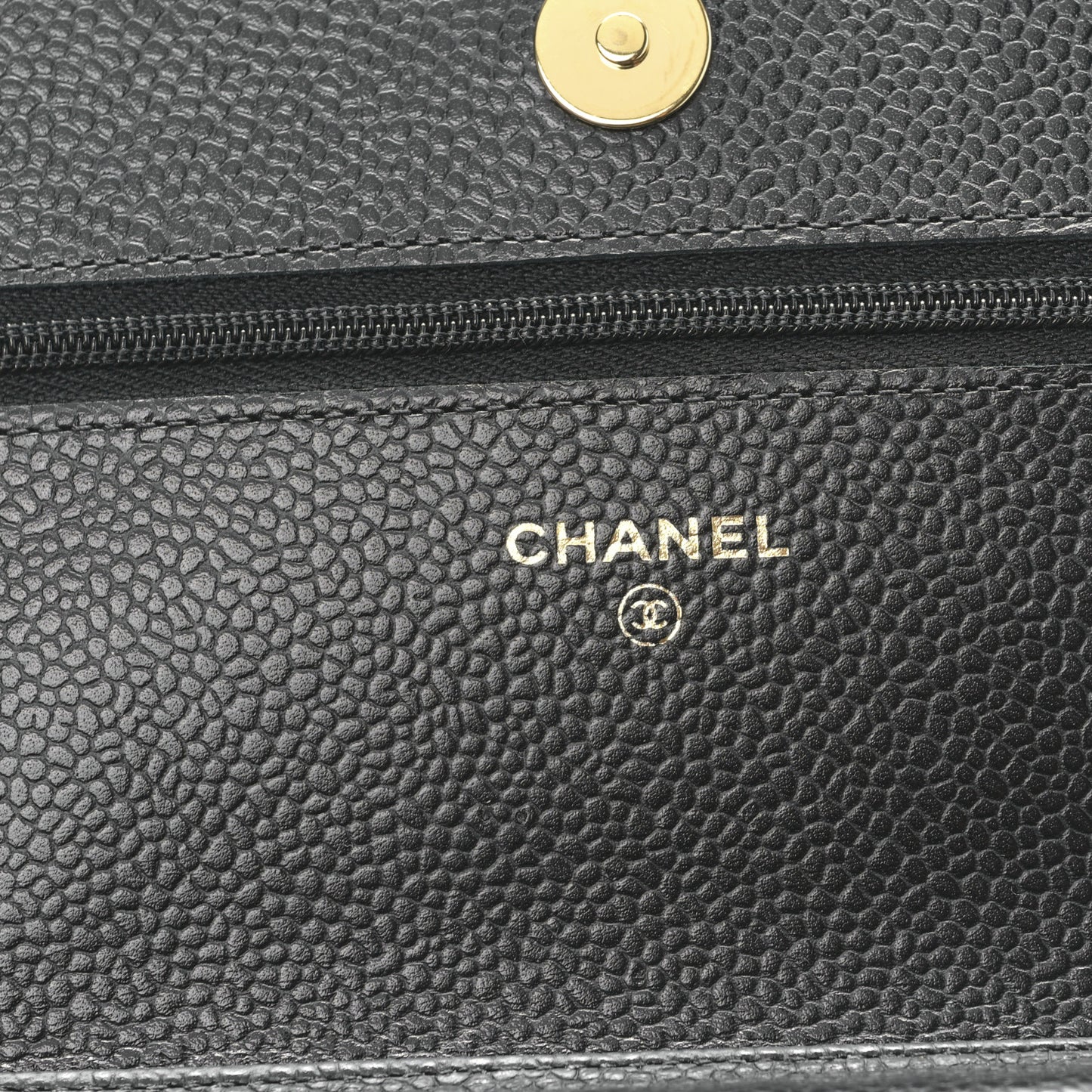 Caviar Quilted Wallet on Chain WOC Black
