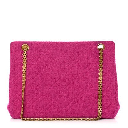 Chanel Wool Quilted Shoulder Bag Pink 3 of 20