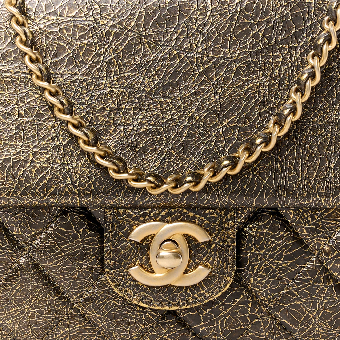 Cracked Metallic Calfskin Quilted Zip Away Chain Clutch Gold