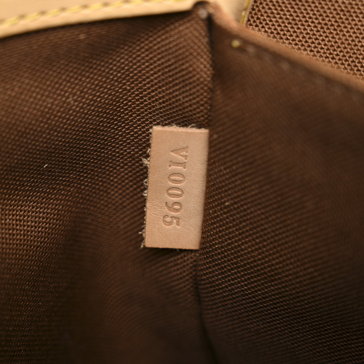 Louis Vuitton Monogram Cabas Mezzo 7 of 17