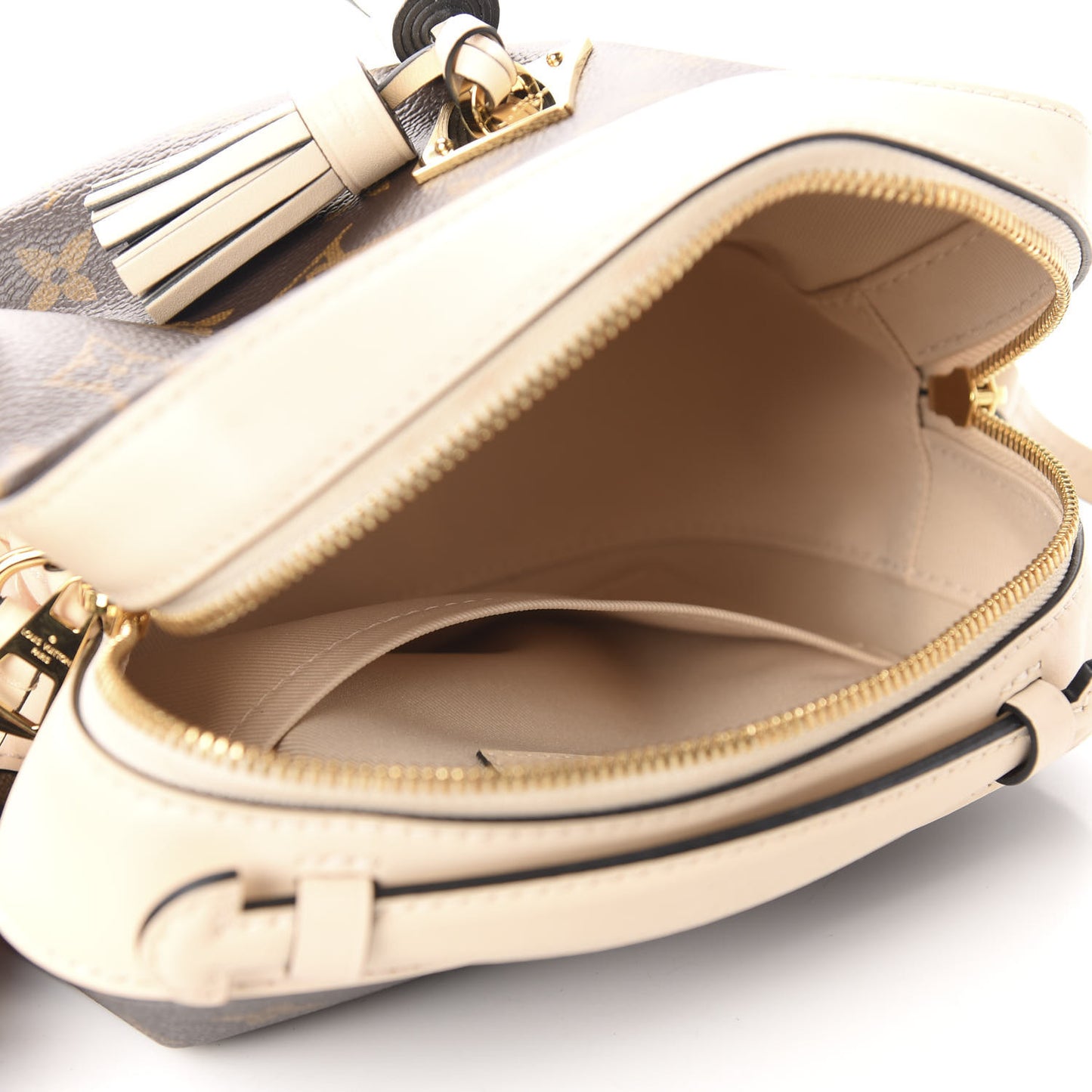 Monogram Saintonge Creme