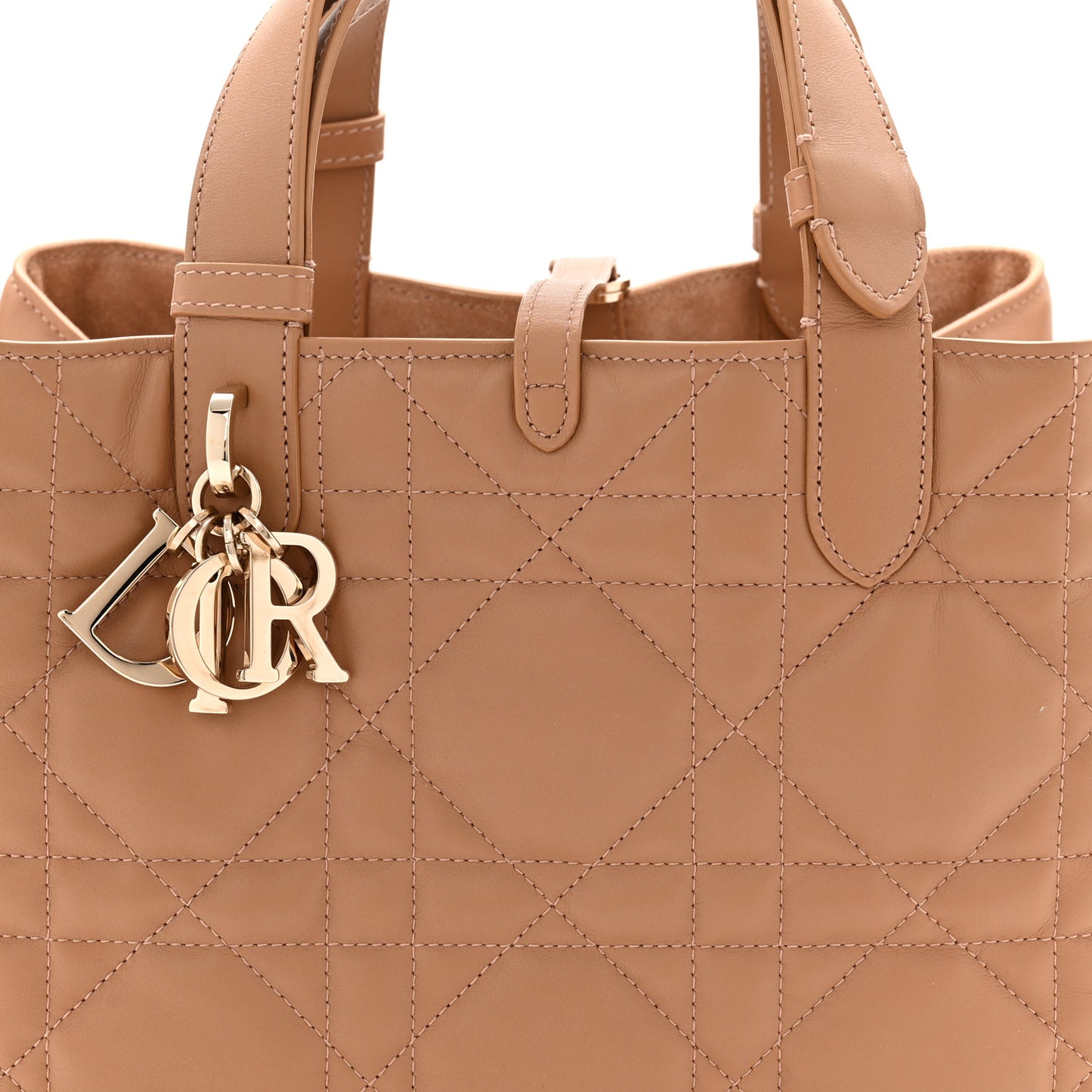 Calfskin Macrocannage Medium Toujours Tan
