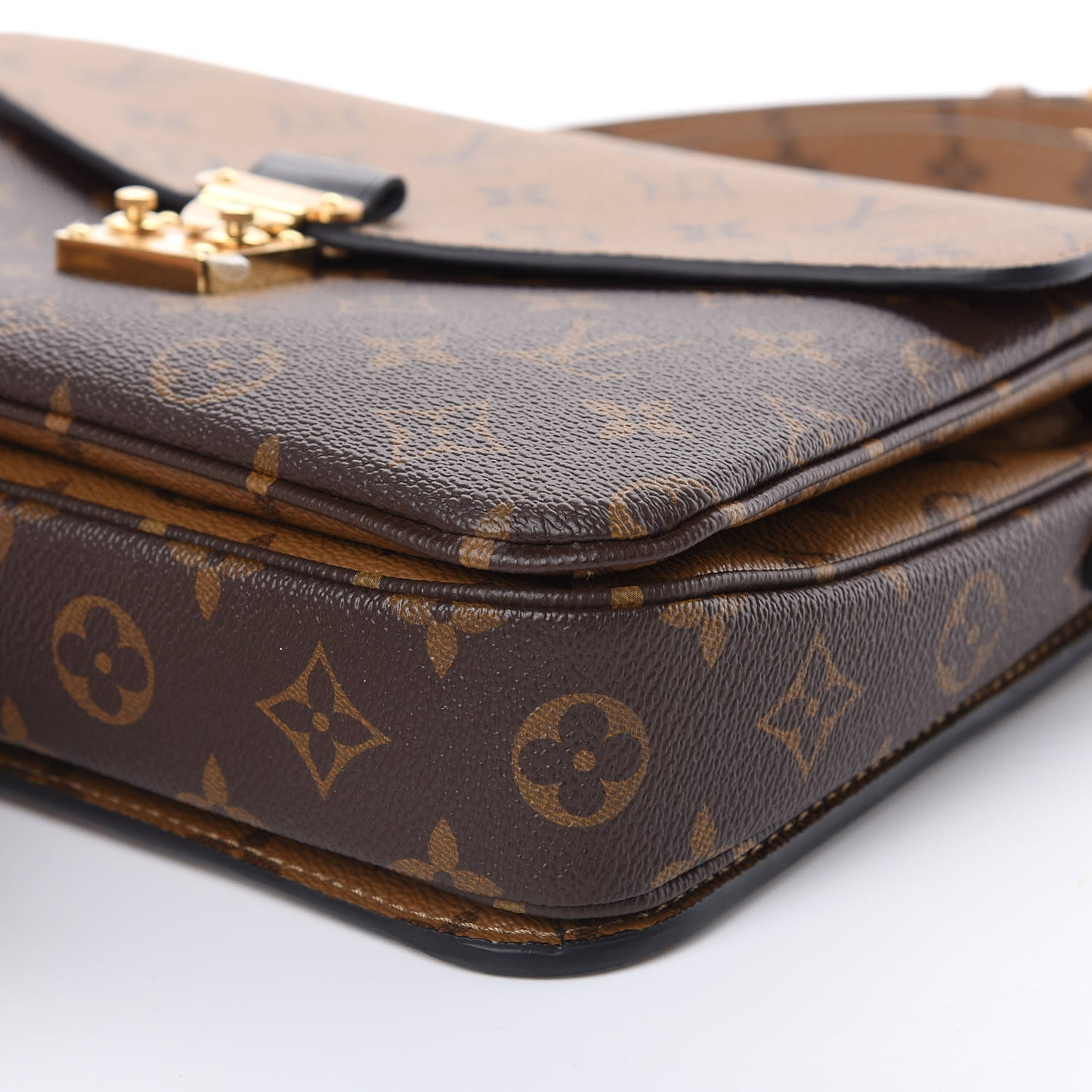 Reverse Monogram Pochette Metis
