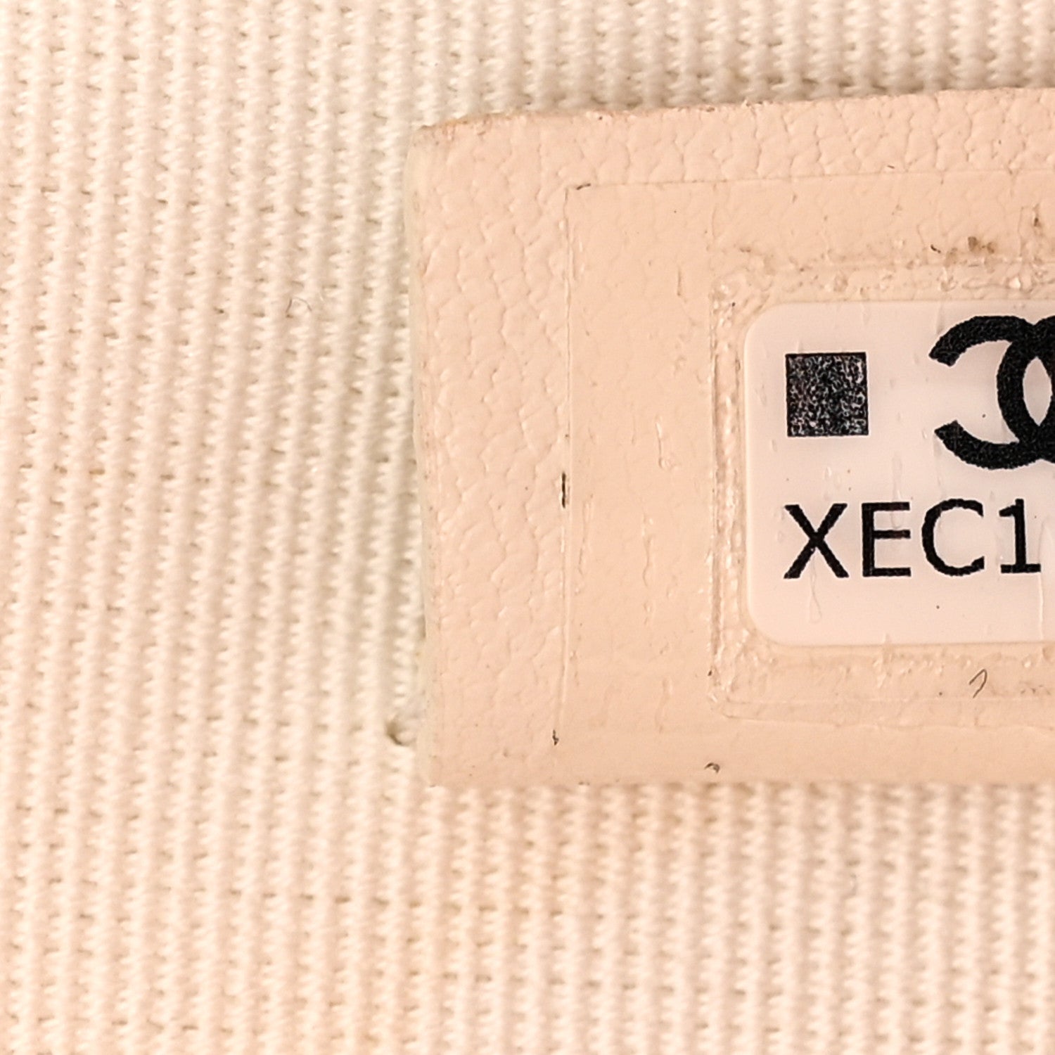 Chanel Caviar Quilted Vanity With Chain White 7 of 10