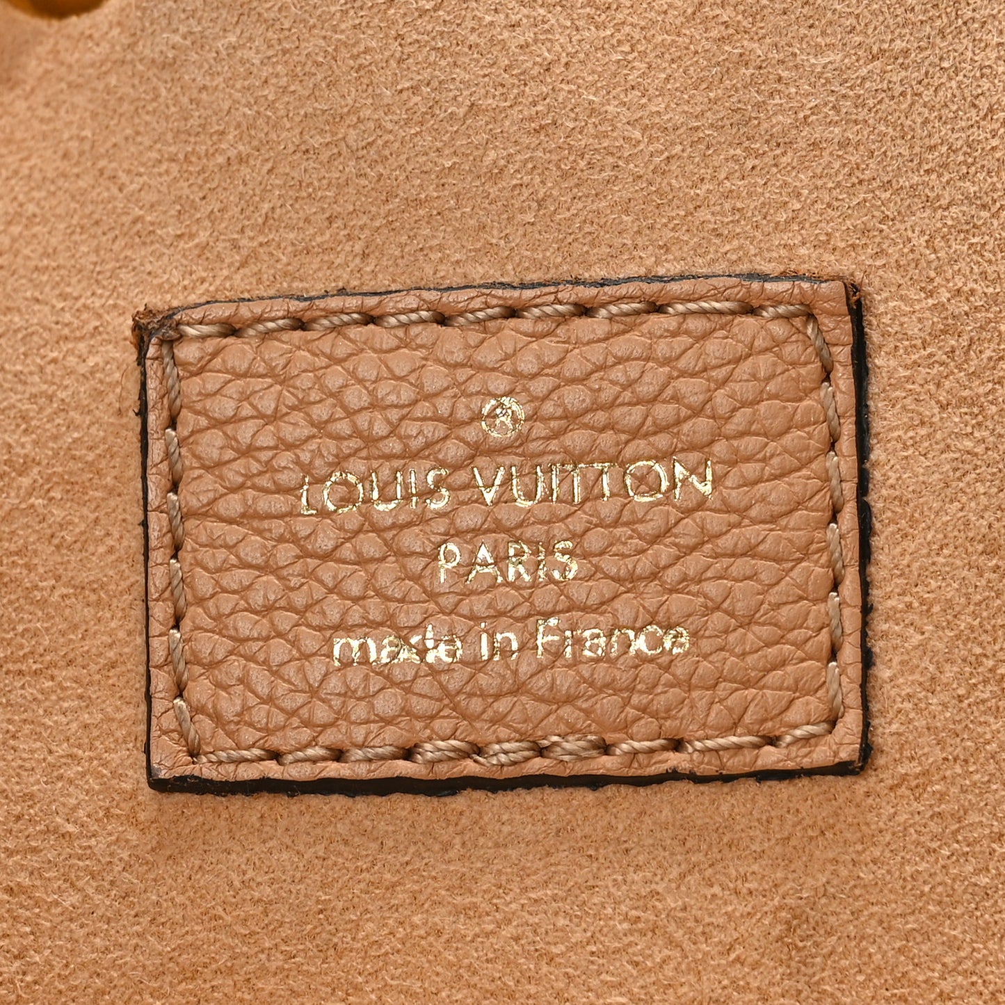 Calfskin Lockme Bucket MM Arizona Beige