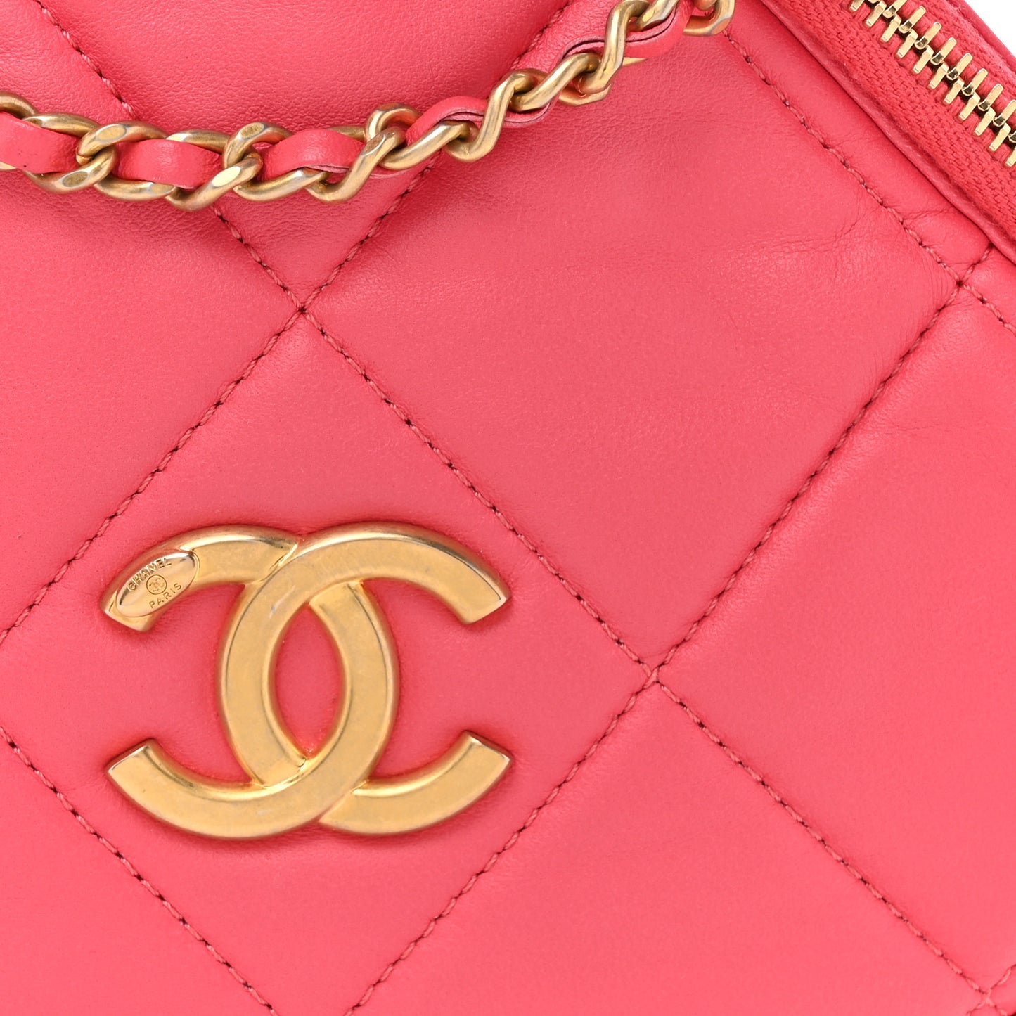 Lambskin Quilted Diamond Clutch With Chain Pink