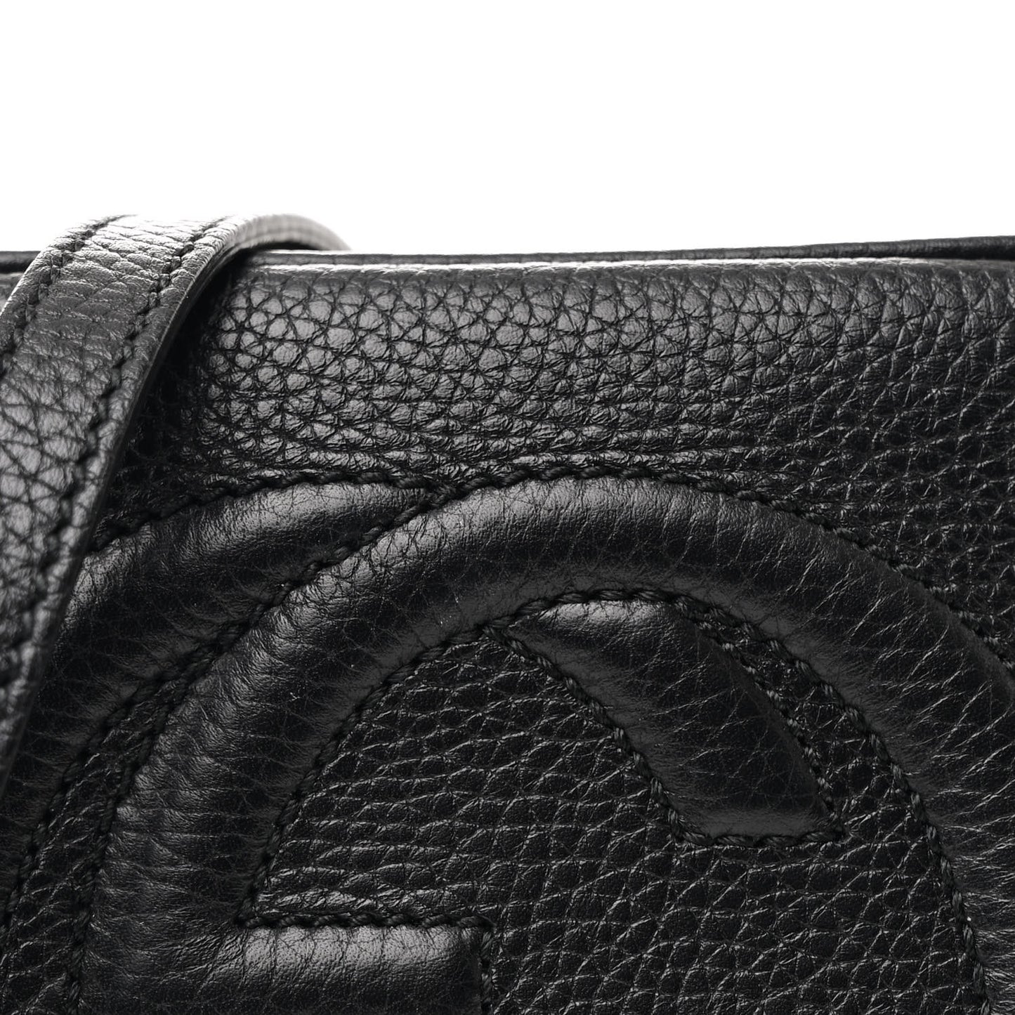 Pebbled Calfskin Small Soho Disco Bag Black