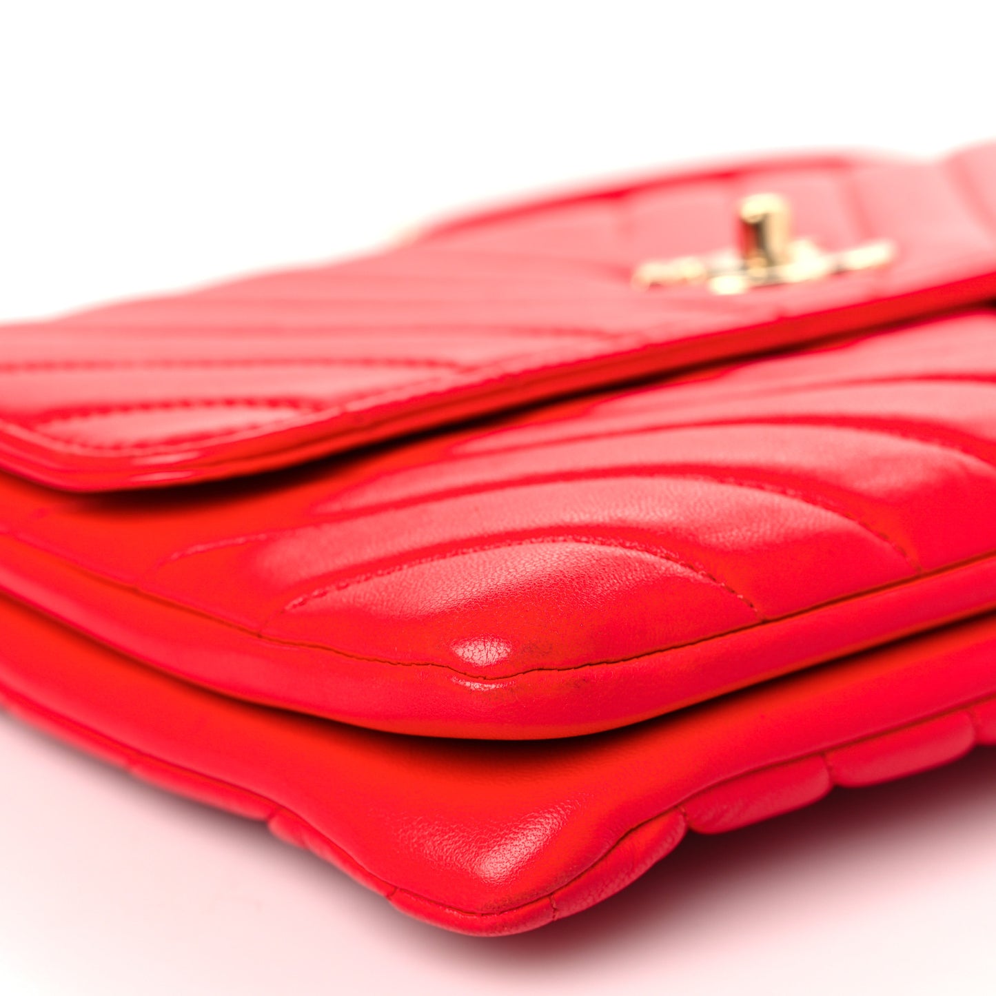 Lambskin Chevron Quilted Medium Trendy CC Flap Red