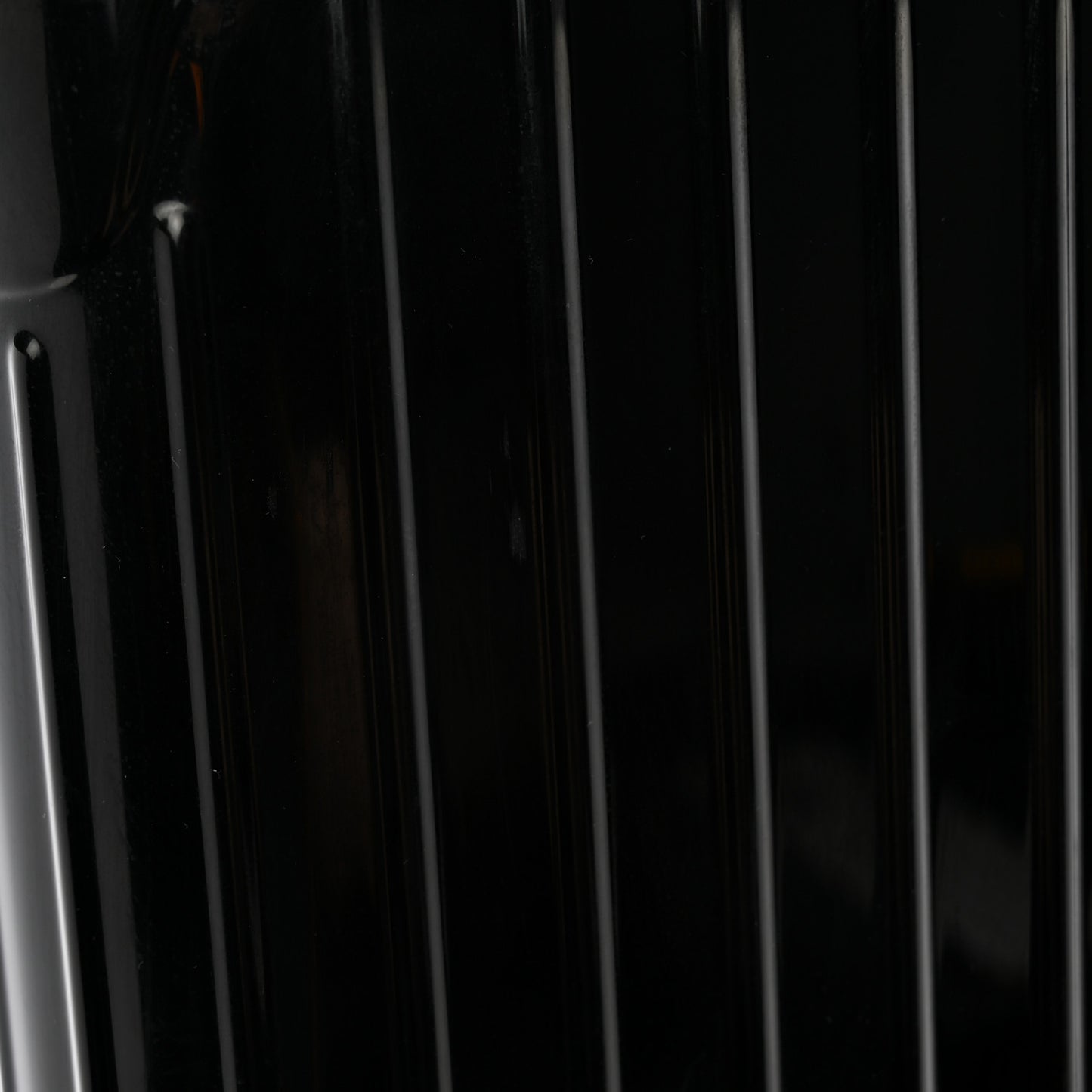 Gloss Polycarbonate Essential Cabin Black