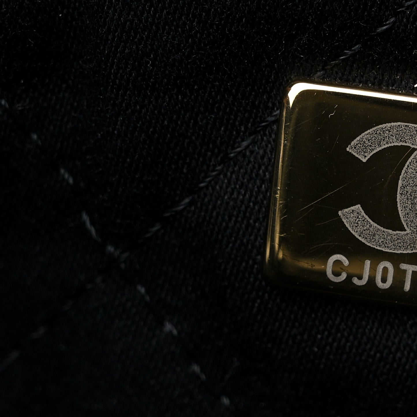 Shiny Calfskin Quilted Chanel 22 Black