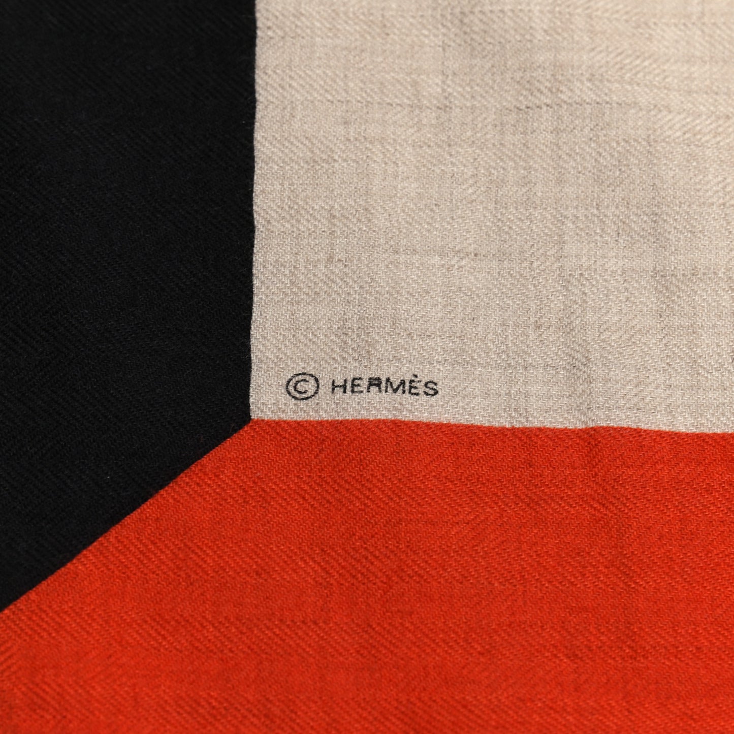 Cashmere Silk Encadre H Passant Giant Scarf 140 Gris Chine Rouge Black