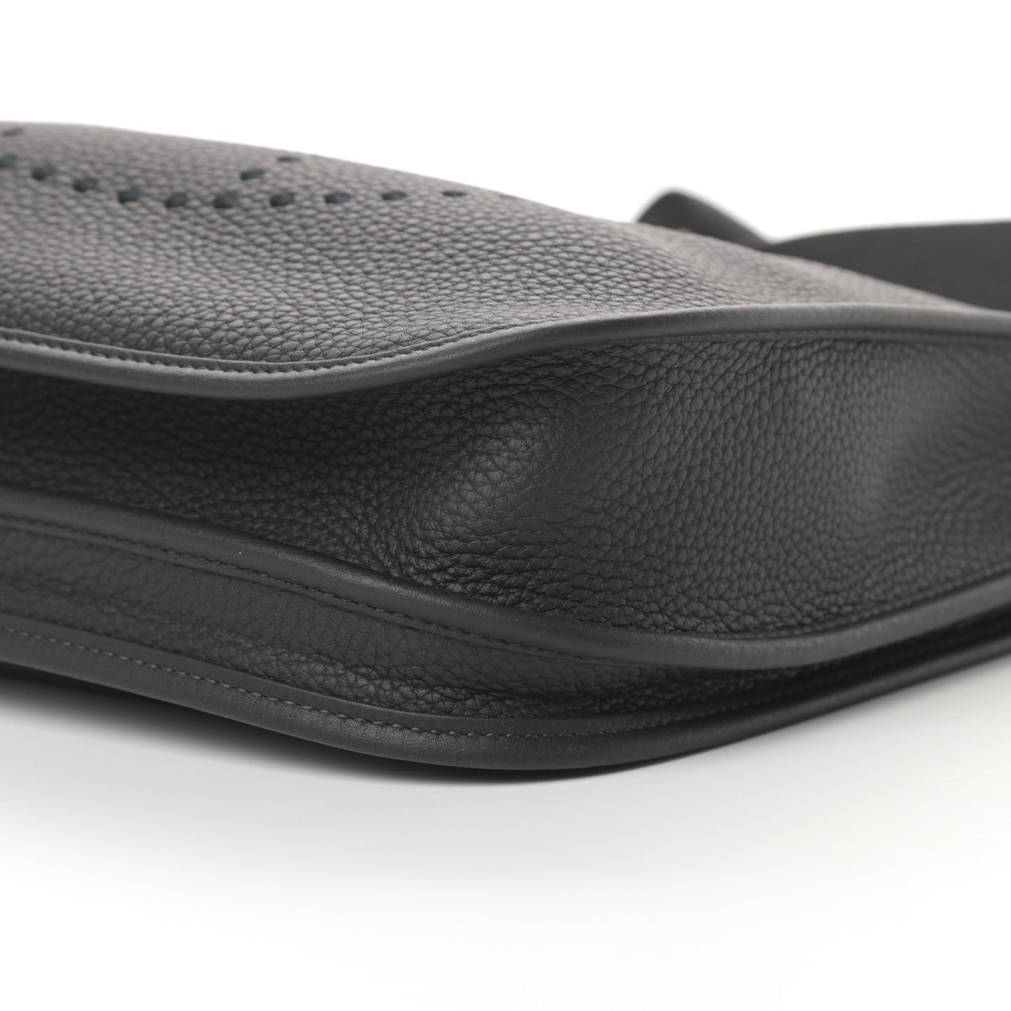 Taurillon Clemence Evelyne III PM Black