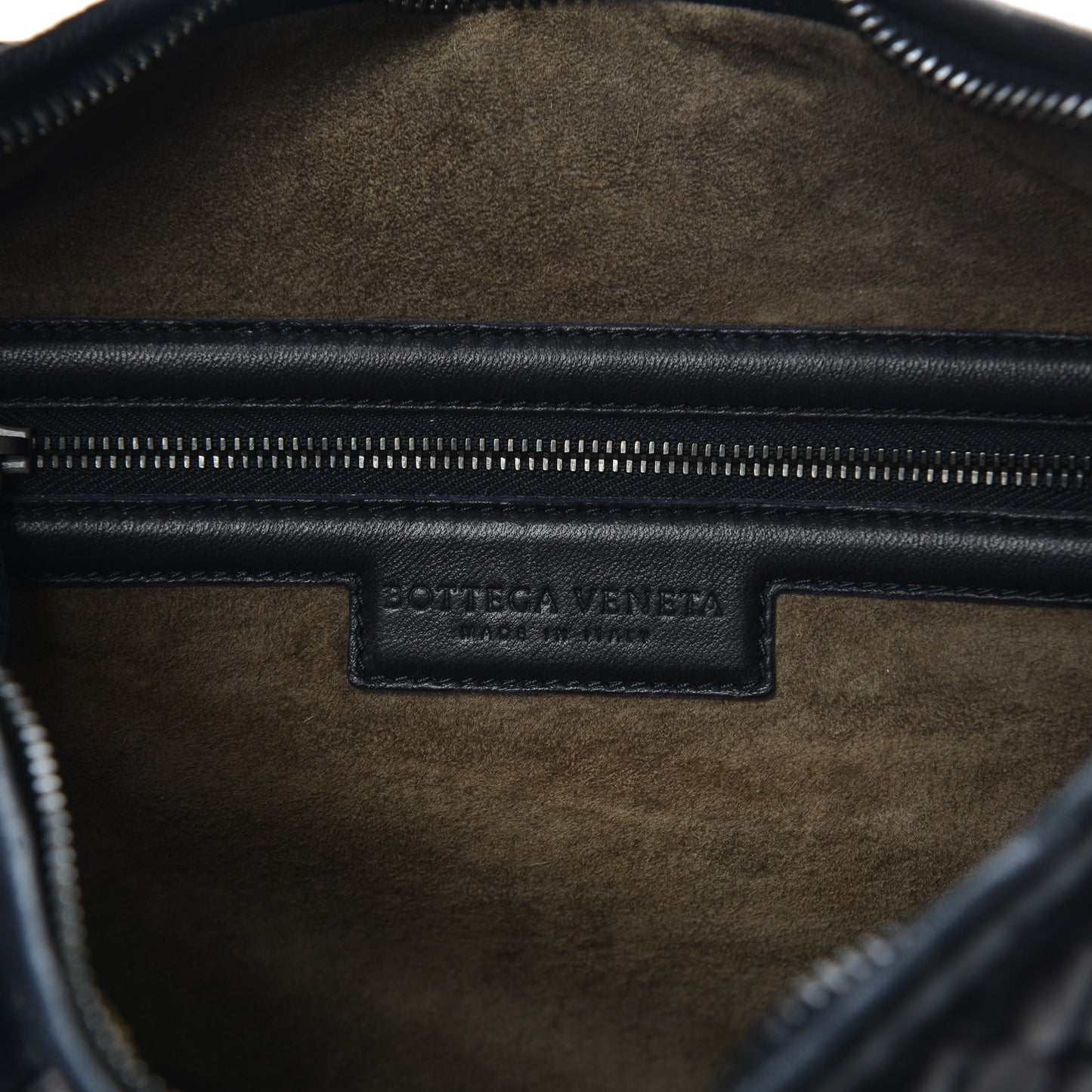 Nappa Intrecciato Medium Veneta Hobo Navy