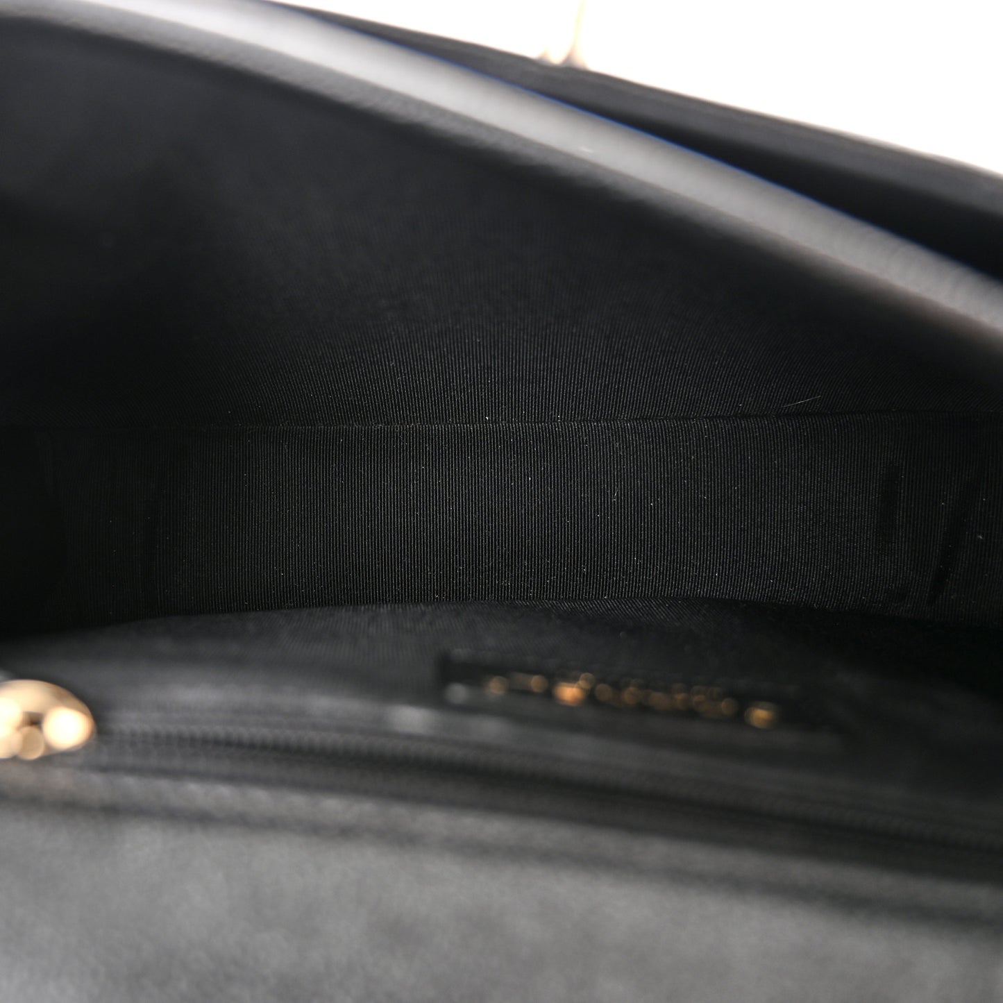 Caviar Quilted Round Messenger Flap Black