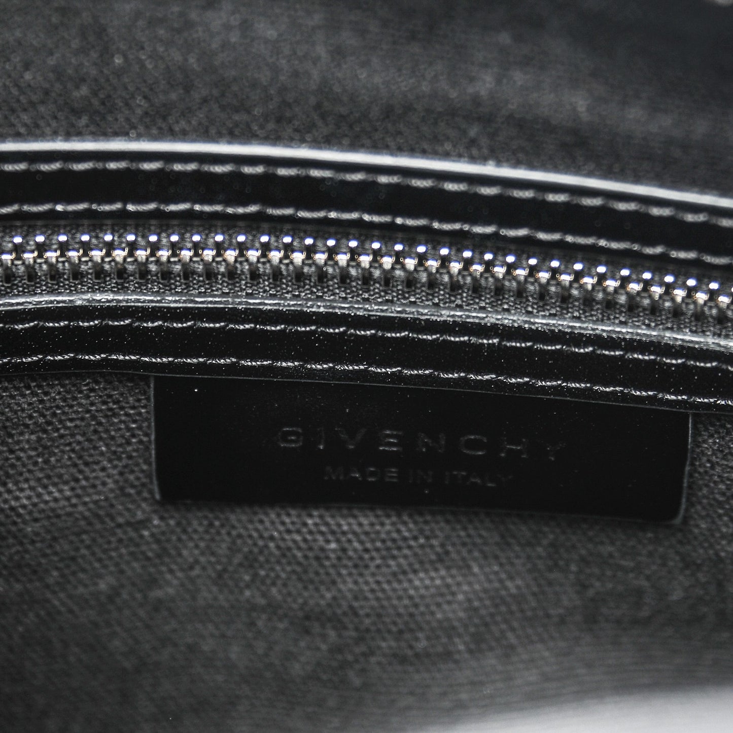 Shiny Lord Calfskin Medium Antigona Black