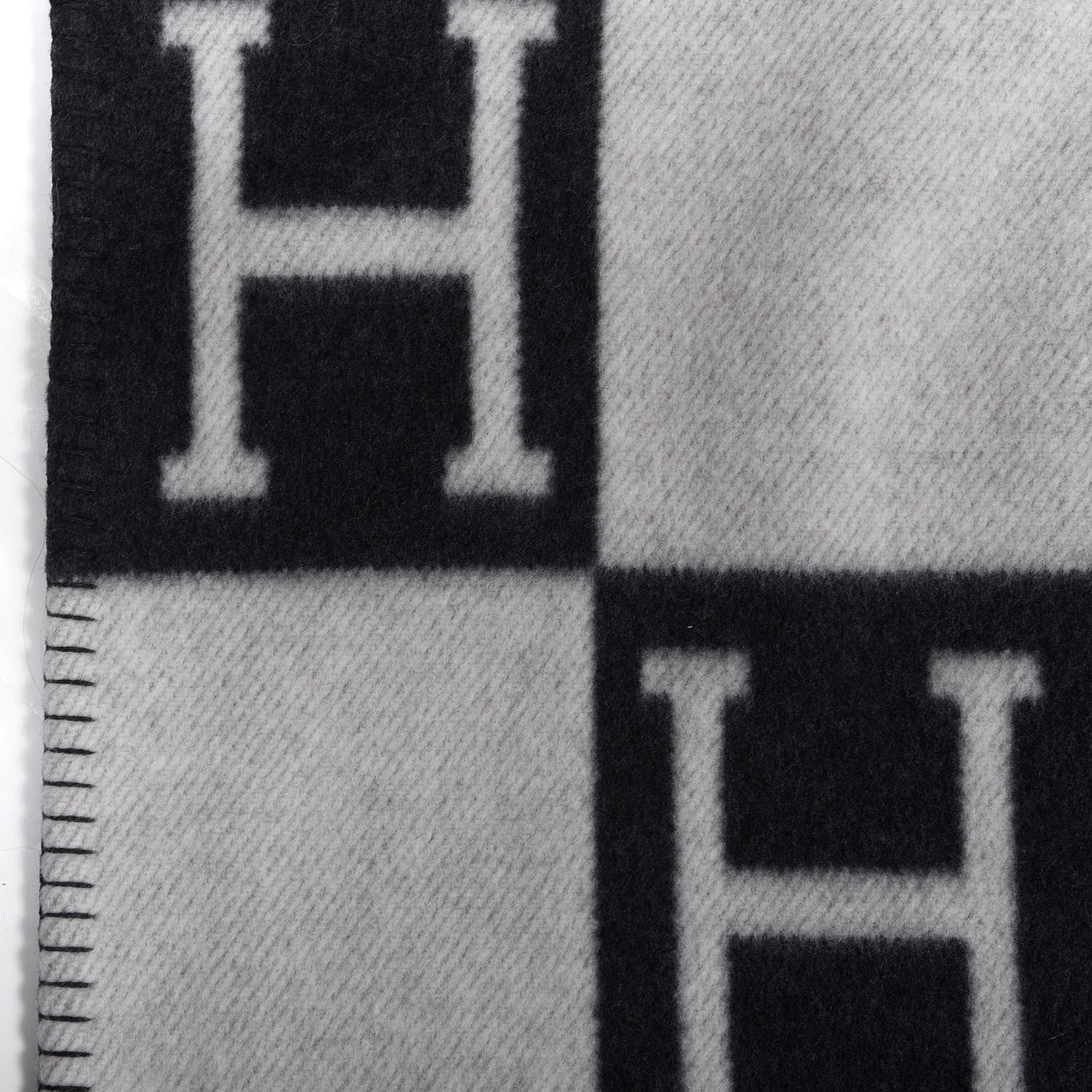 Hermes Wool Cashmere Avalon Blanket Ecru Gris Fonce 2 of 3
