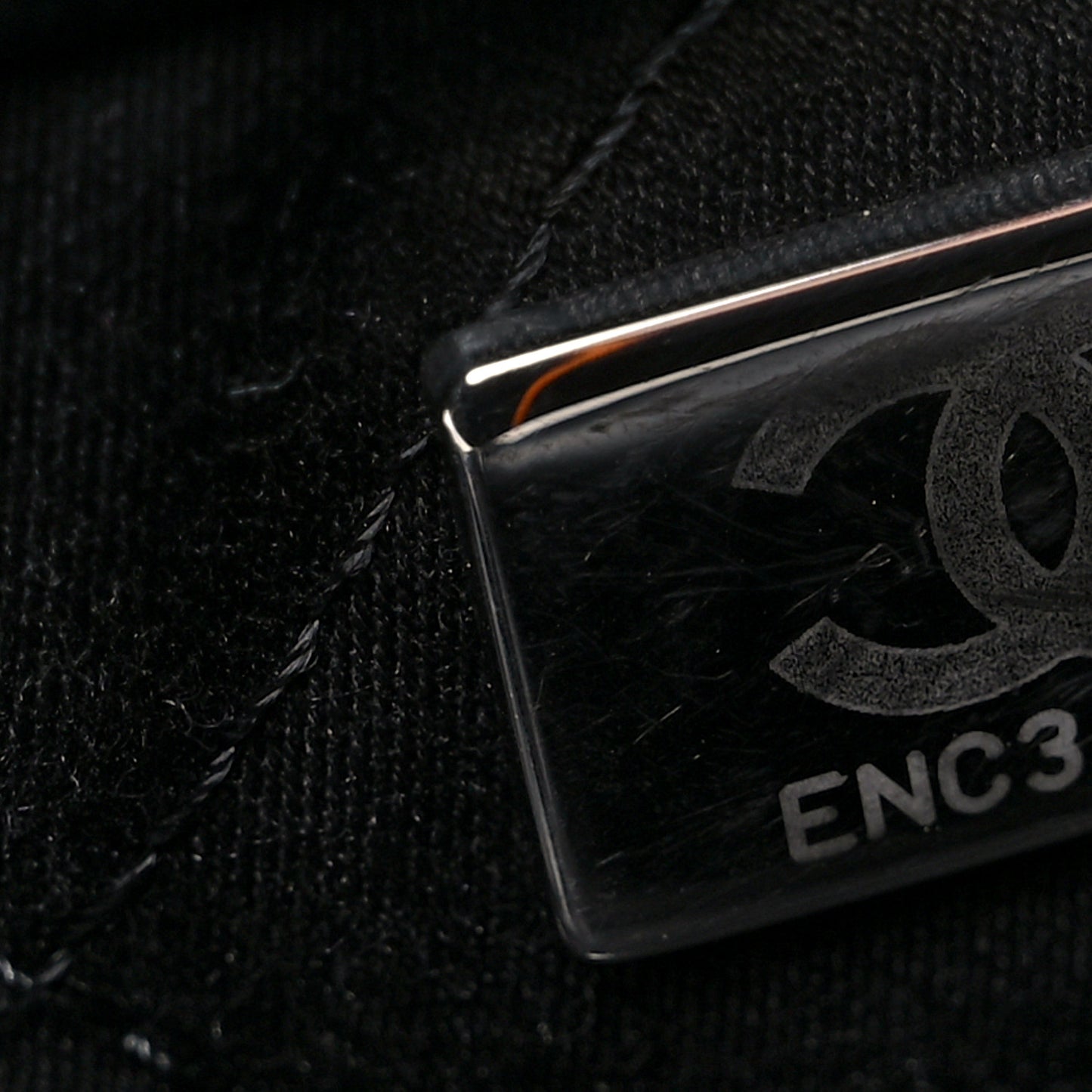 Shiny Calfskin Quilted Chanel 22 Black