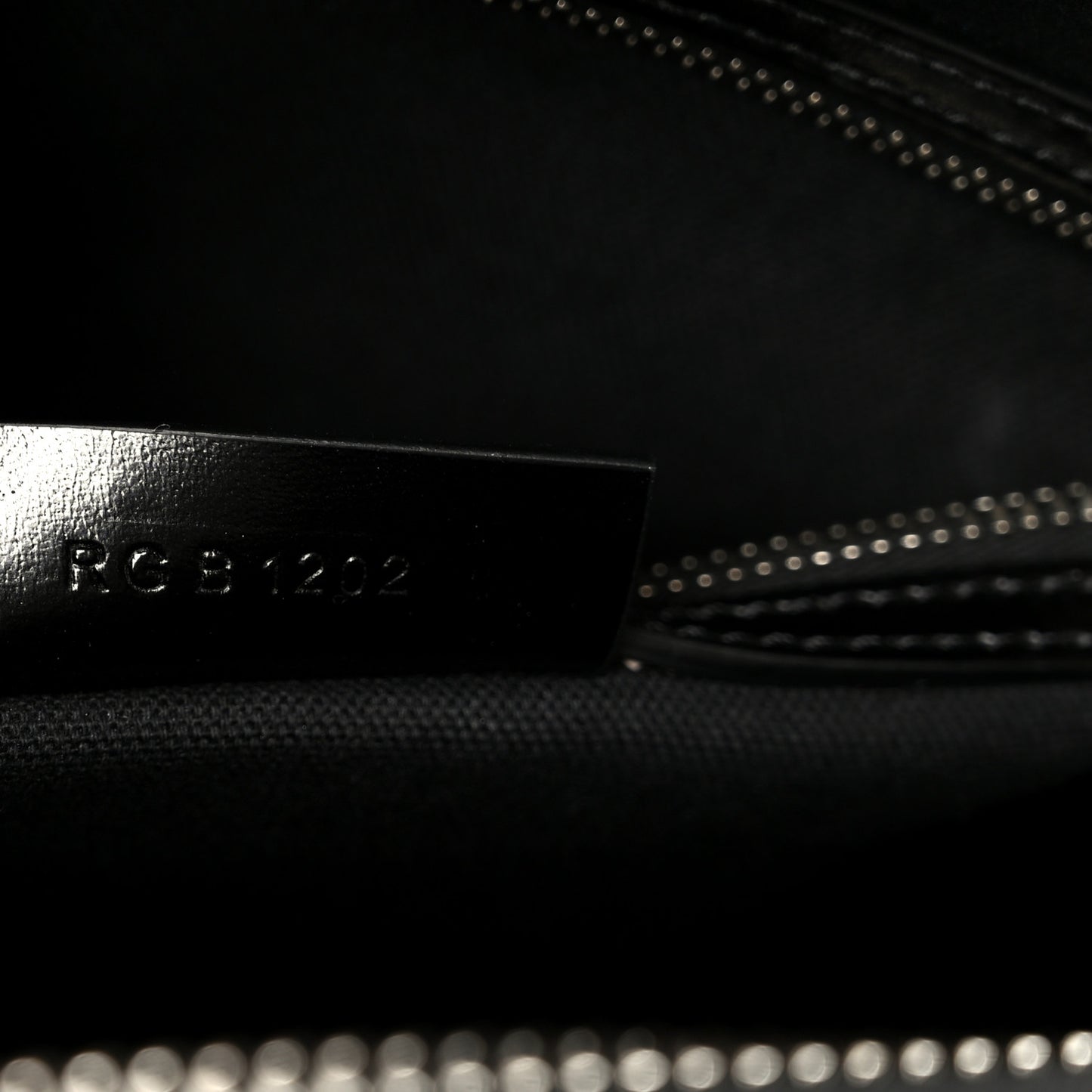 Shiny Lord Calfskin Medium Antigona Black