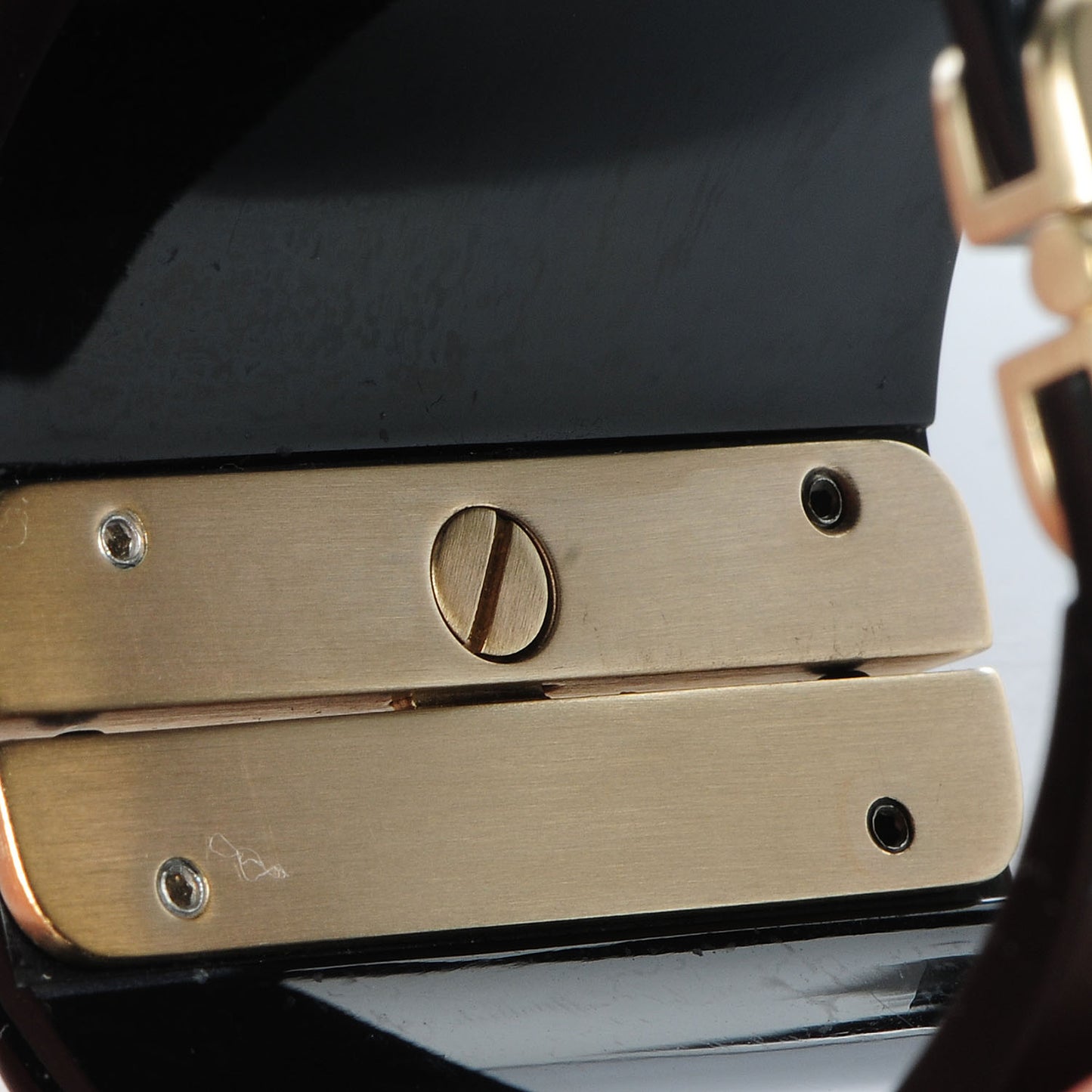 Resin Crystal CC Cuff Black Gold