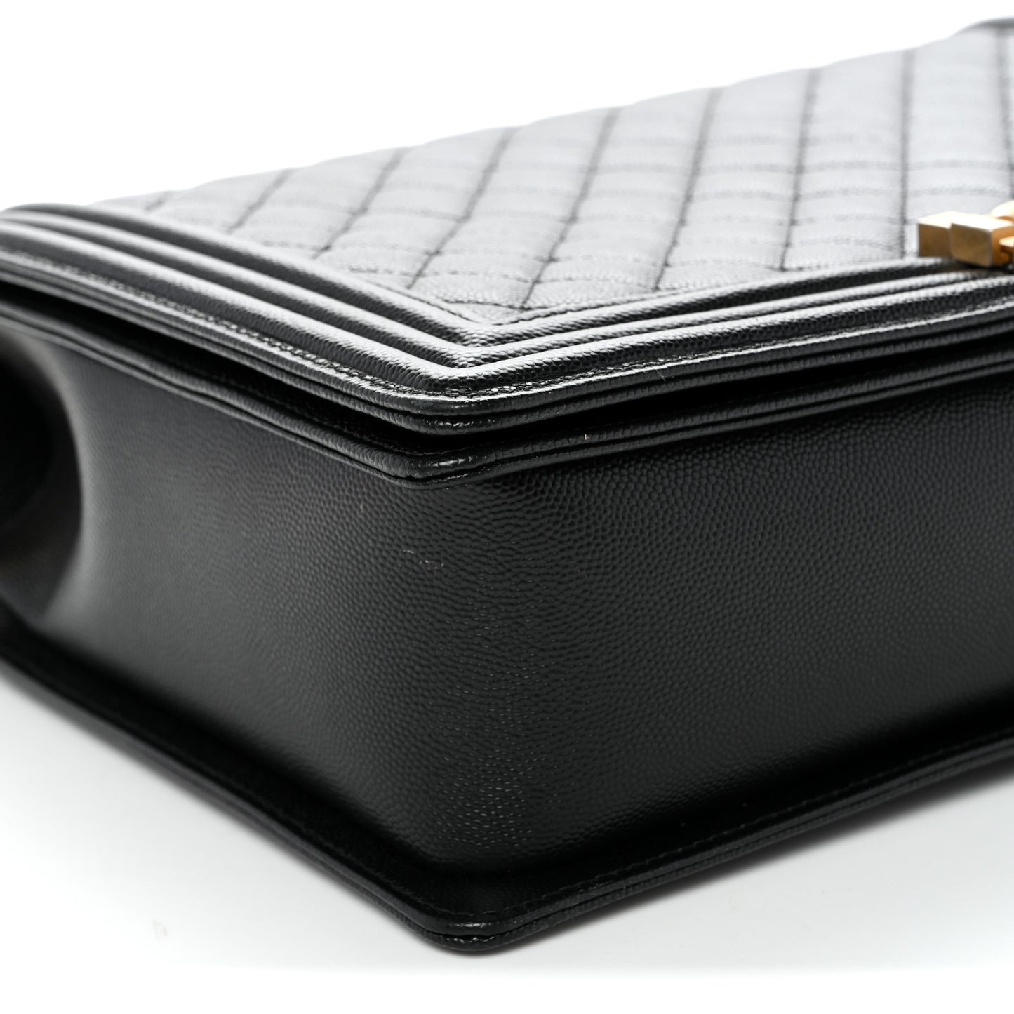 Caviar Quilted Large Boy Flap Black