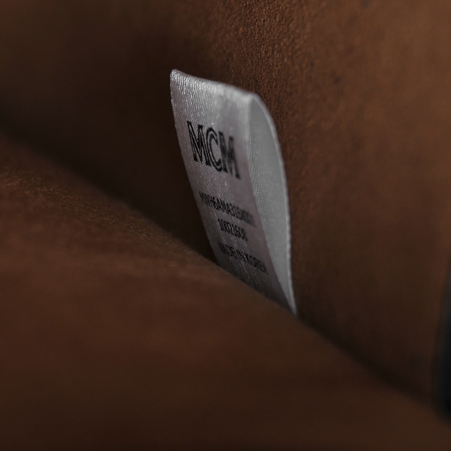 MCM Grained Calfskin Large Milla Hobo Black 8 of 13