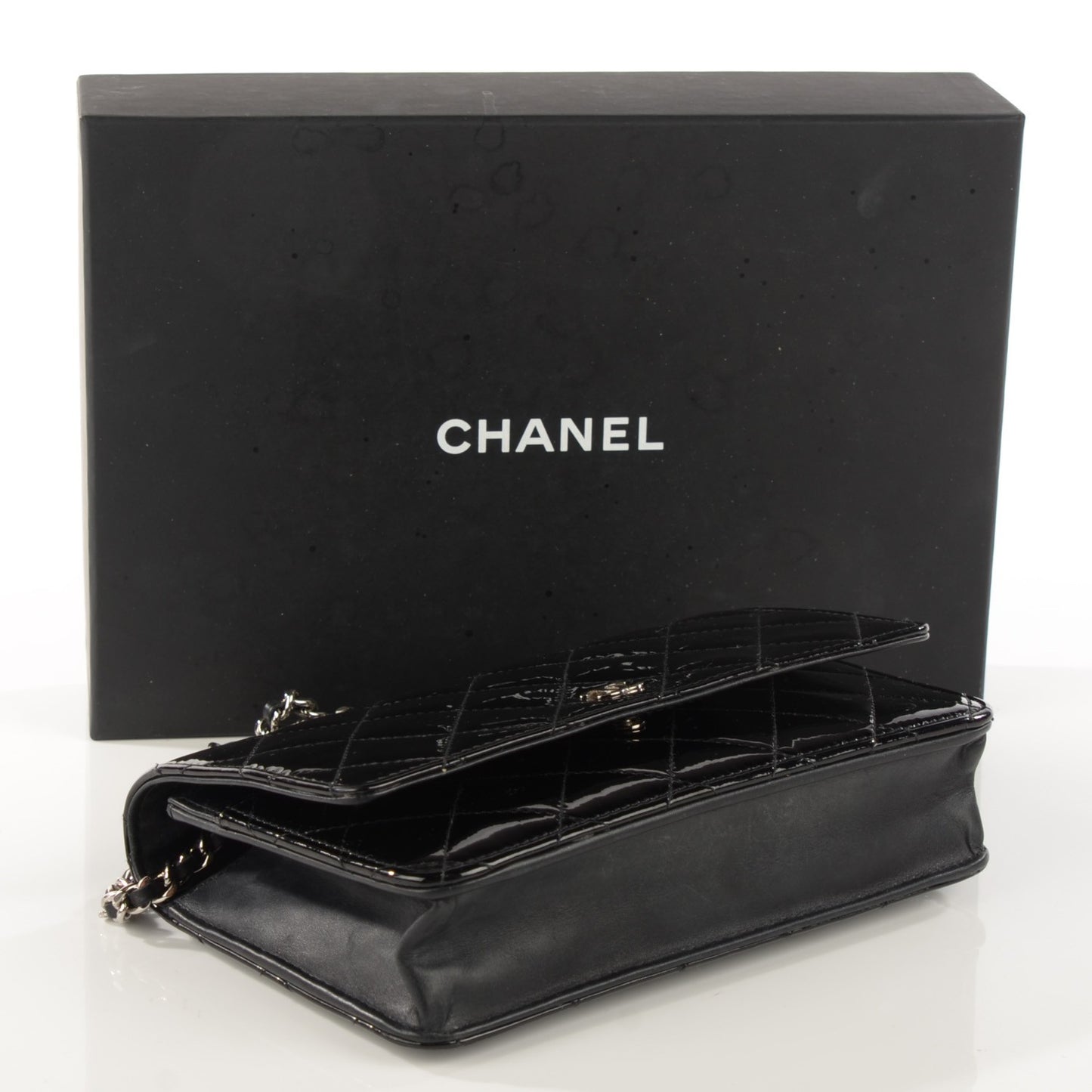 Patent Quilted Wallet On Chain WOC Black