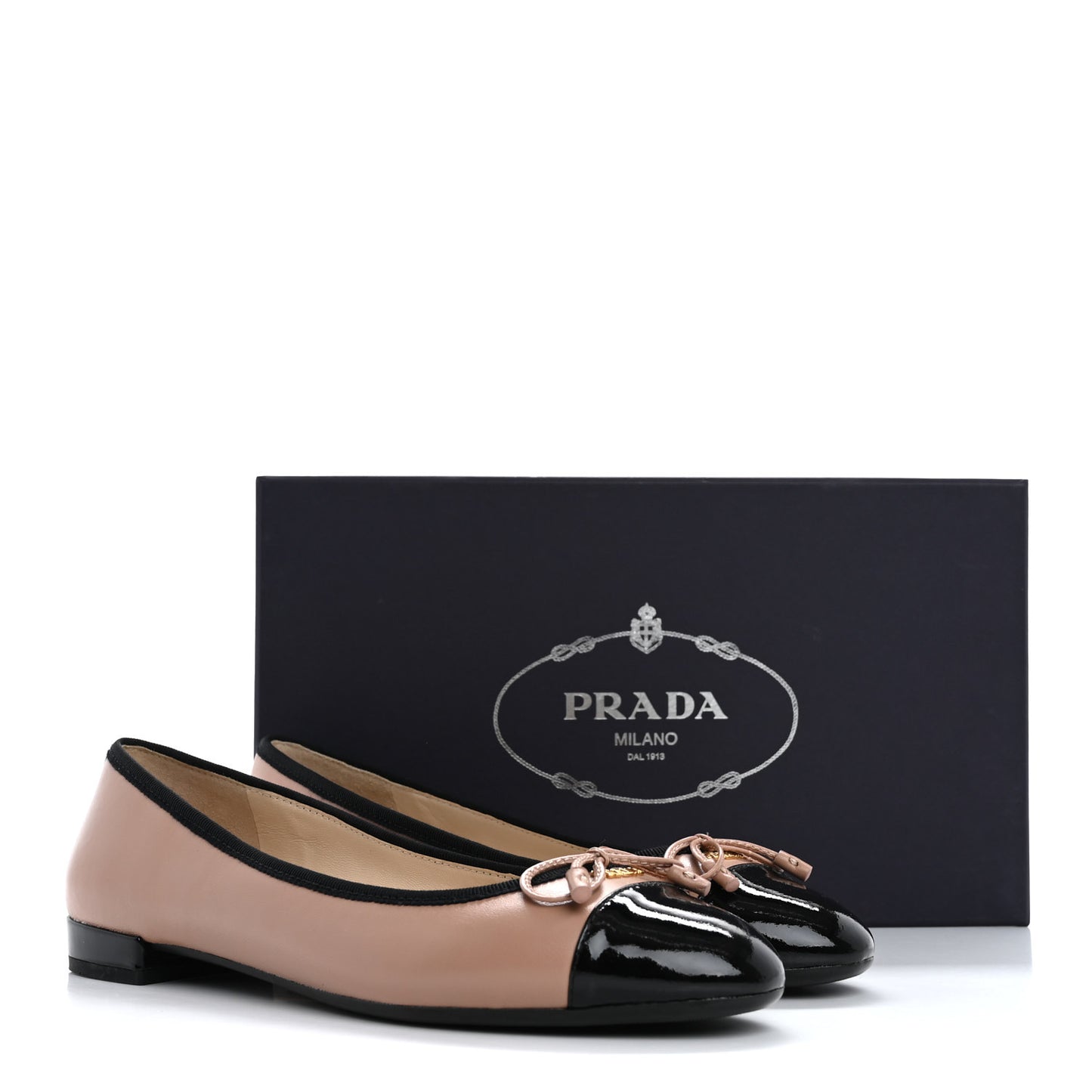 Nappa Vernice Cap Toe Logo Bow Ballerina Flats 37 Nude Black