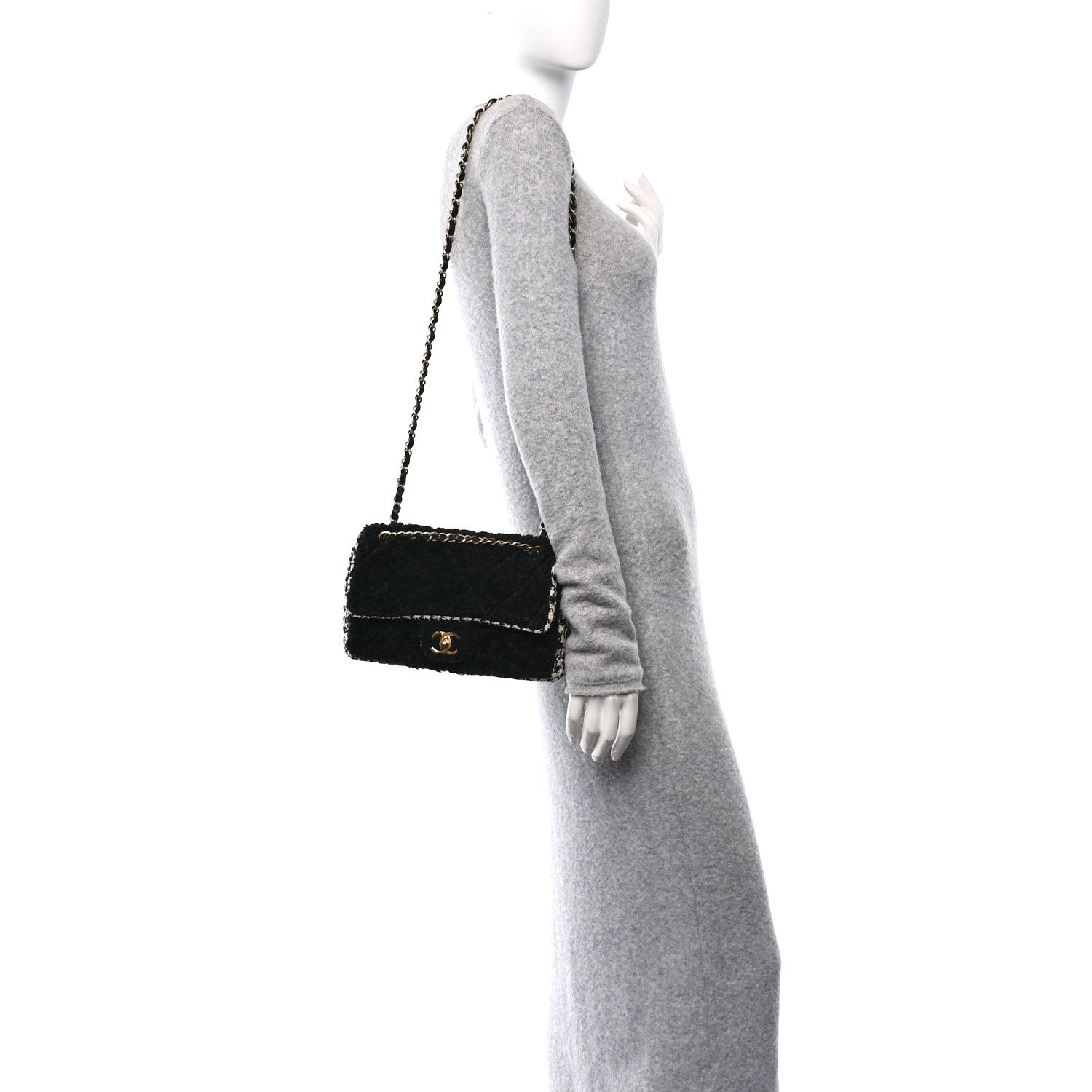 。° . ＊シャネル＊ . ° 。 Chanel Shearling Sheepskin Tweed Quilted Single Flap Black 1658658
