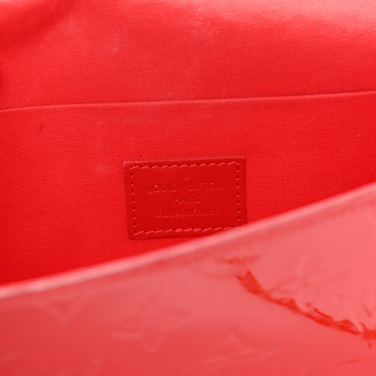 Vernis Felicie Pochette Chain Wallet Cherry