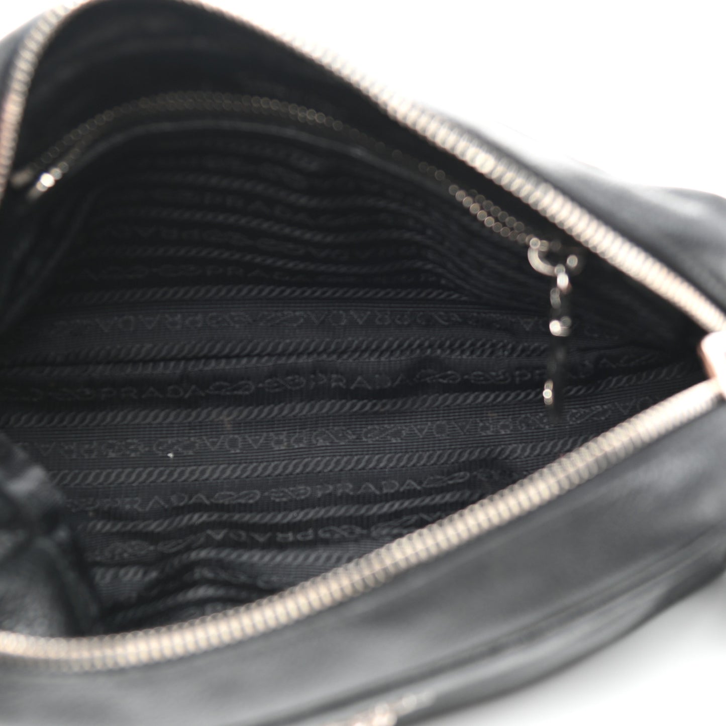 Vitello Daino Crossbody Black