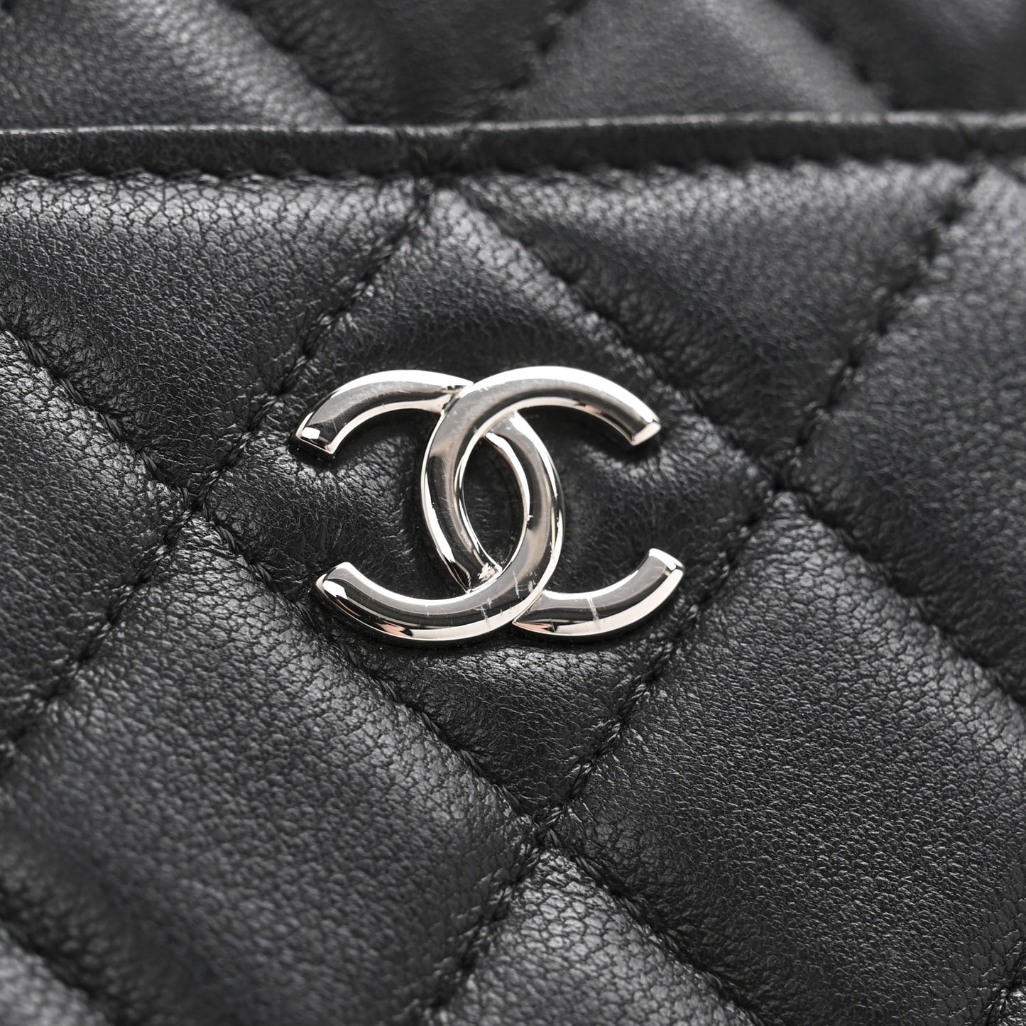 Lambskin Quilted Classic iPhone Pouch Black