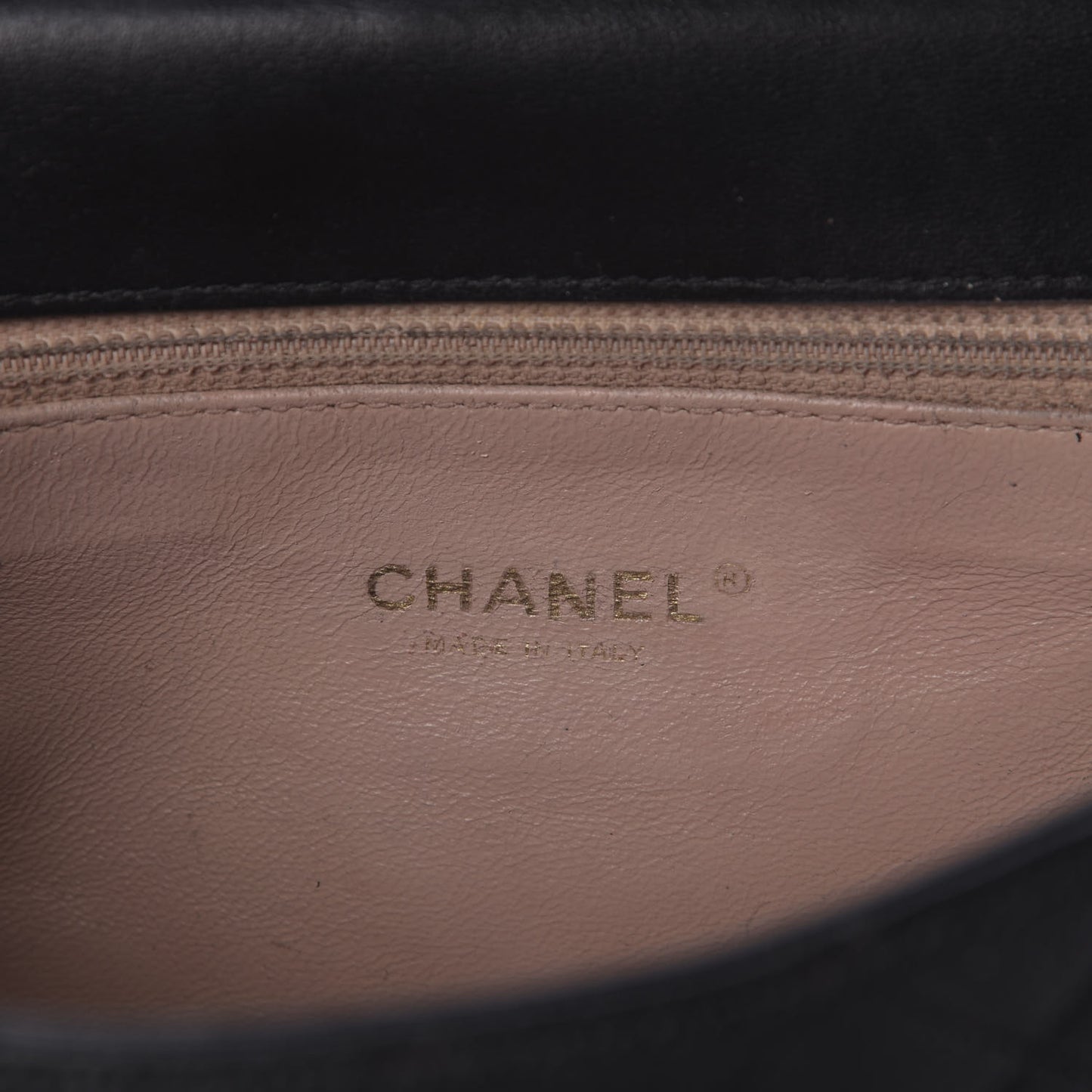 Caviar Quilted Medium CC Filigree Flap Black