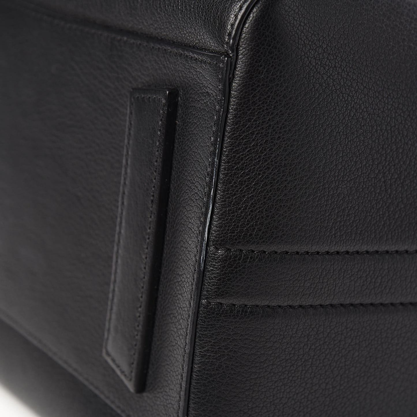 Sugar Goatskin Medium Antigona Black