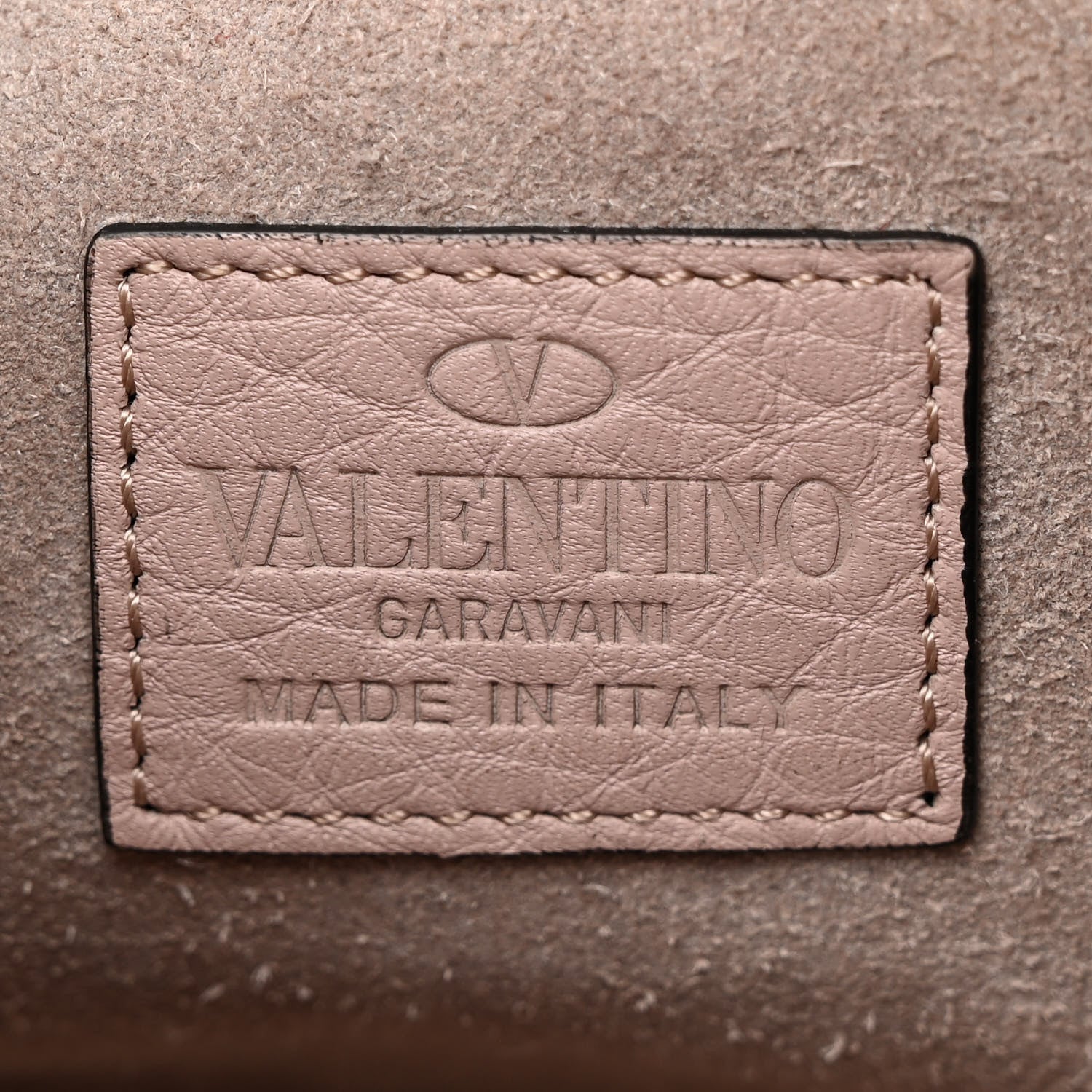 Valentino Garavani Grained Calfskin Rockstud Bucket Bag Poudre 6 of 10