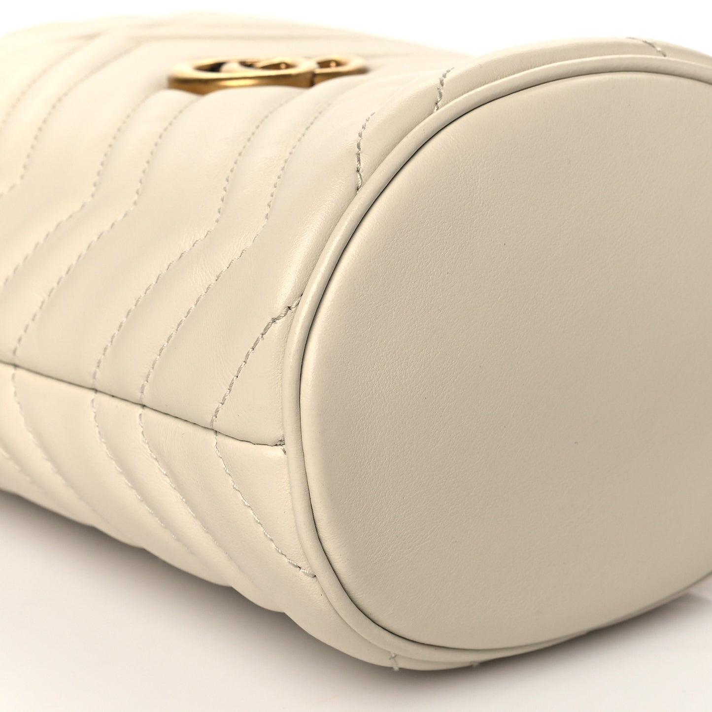 Calfskin Matelasse Mini GG Marmont 2.0 Bucket Bag White