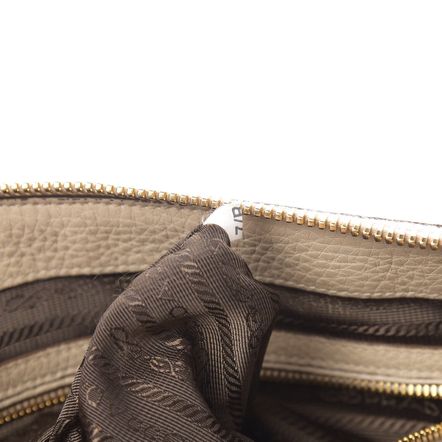 Vitello Daino Shopping Satchel Cammeo