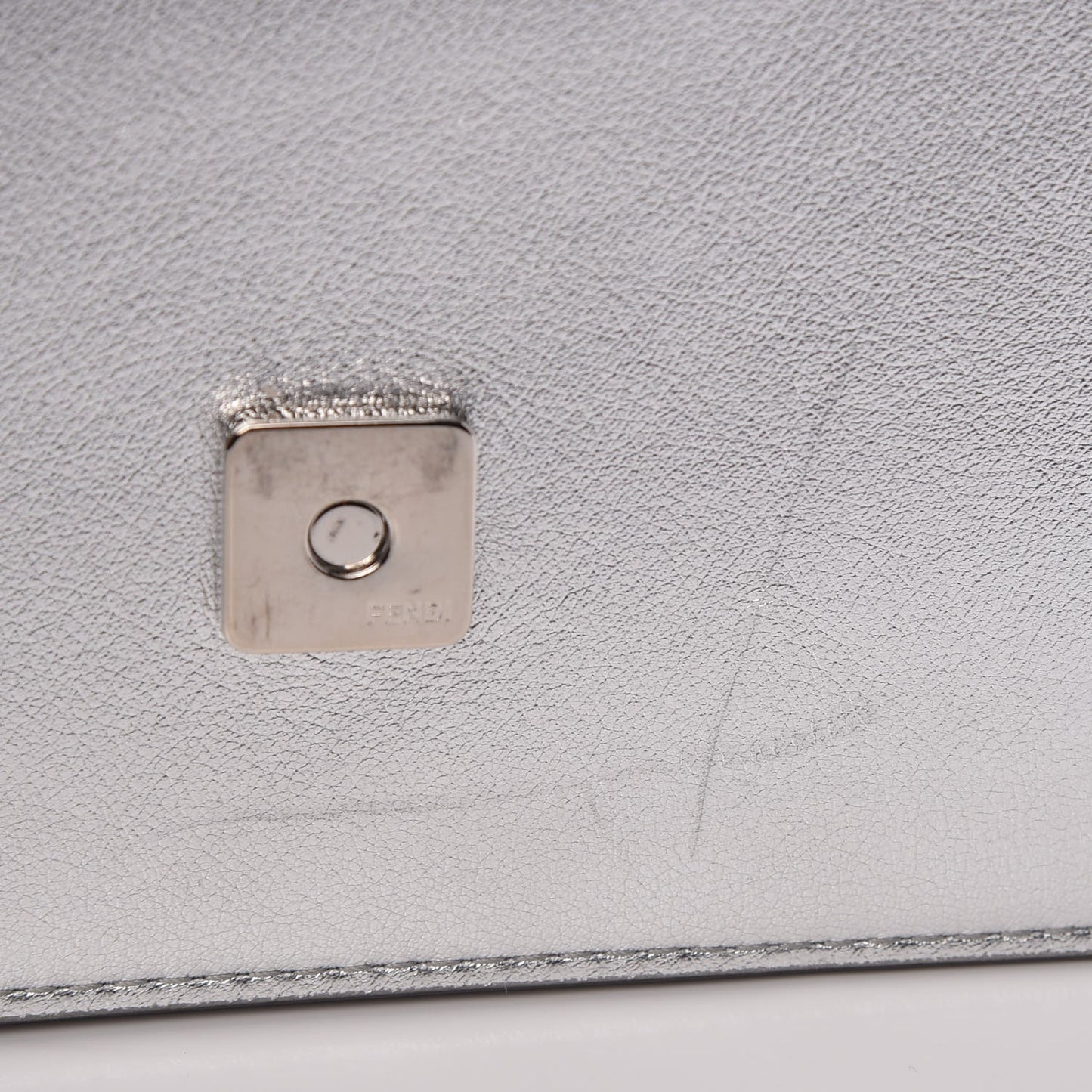 Vitello Catalan Mirror F is Fendi Medium Envelope Wallet on Chain Argento