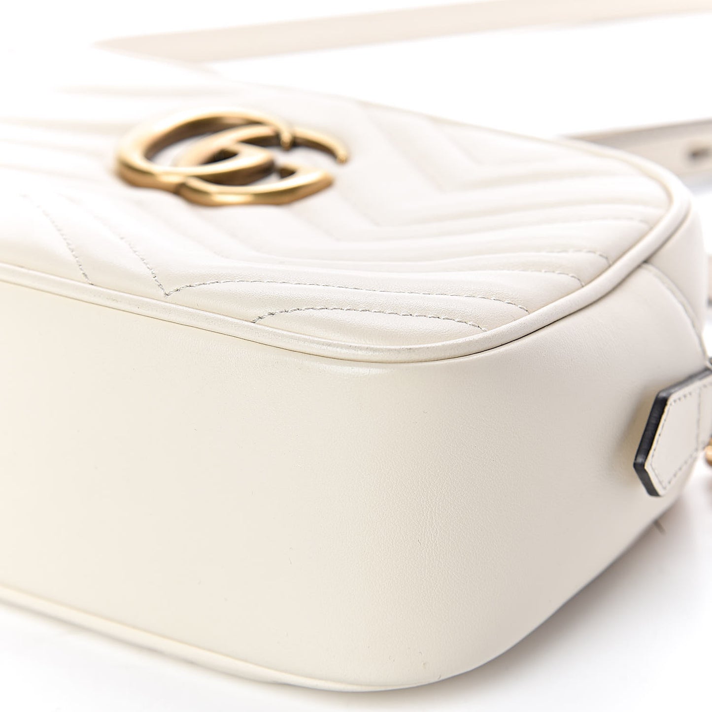 Calfskin Matelasse Small GG Marmont Chain Shoulder Bag White