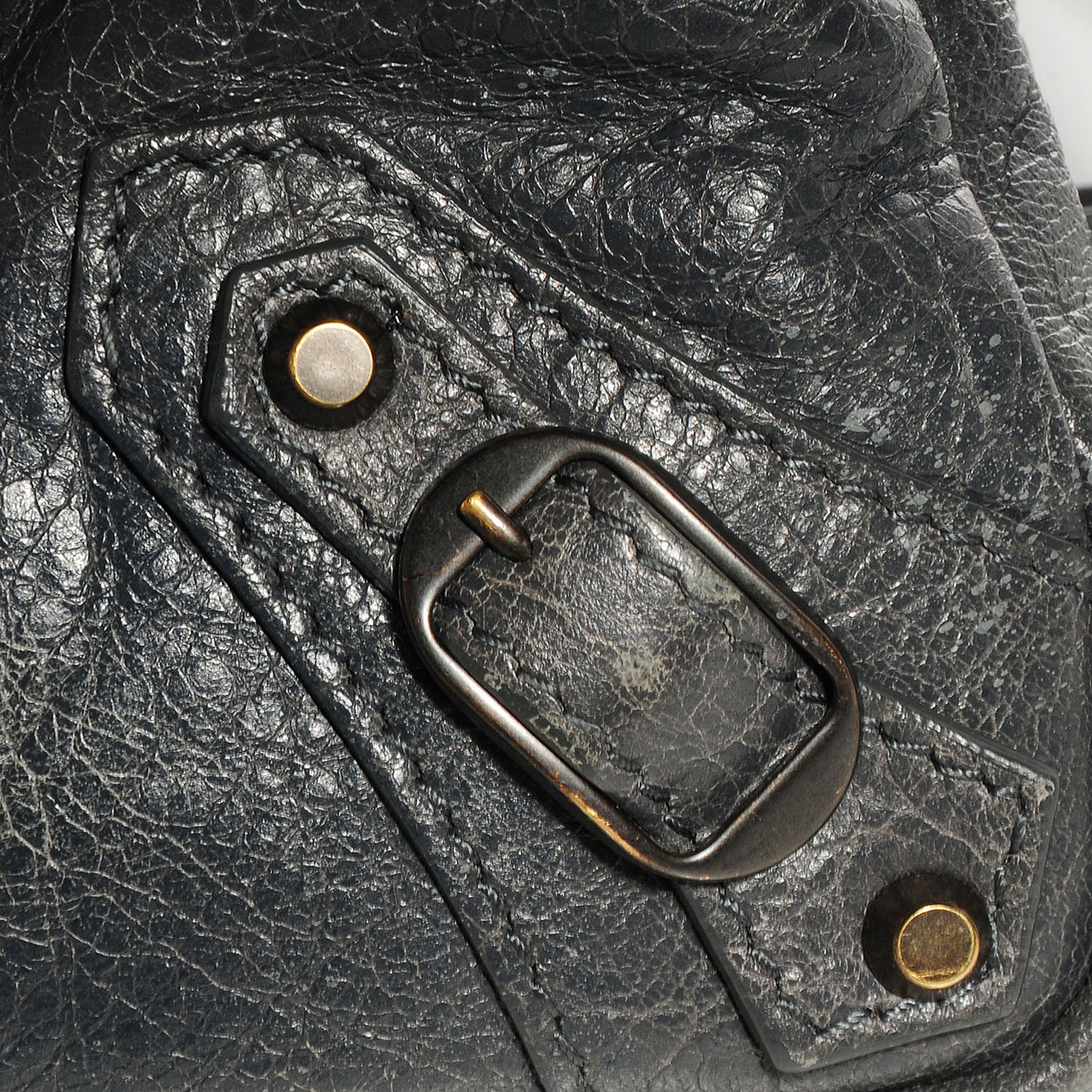 Agneau Classic Hardware Flat Crossbody Gris Tarmac