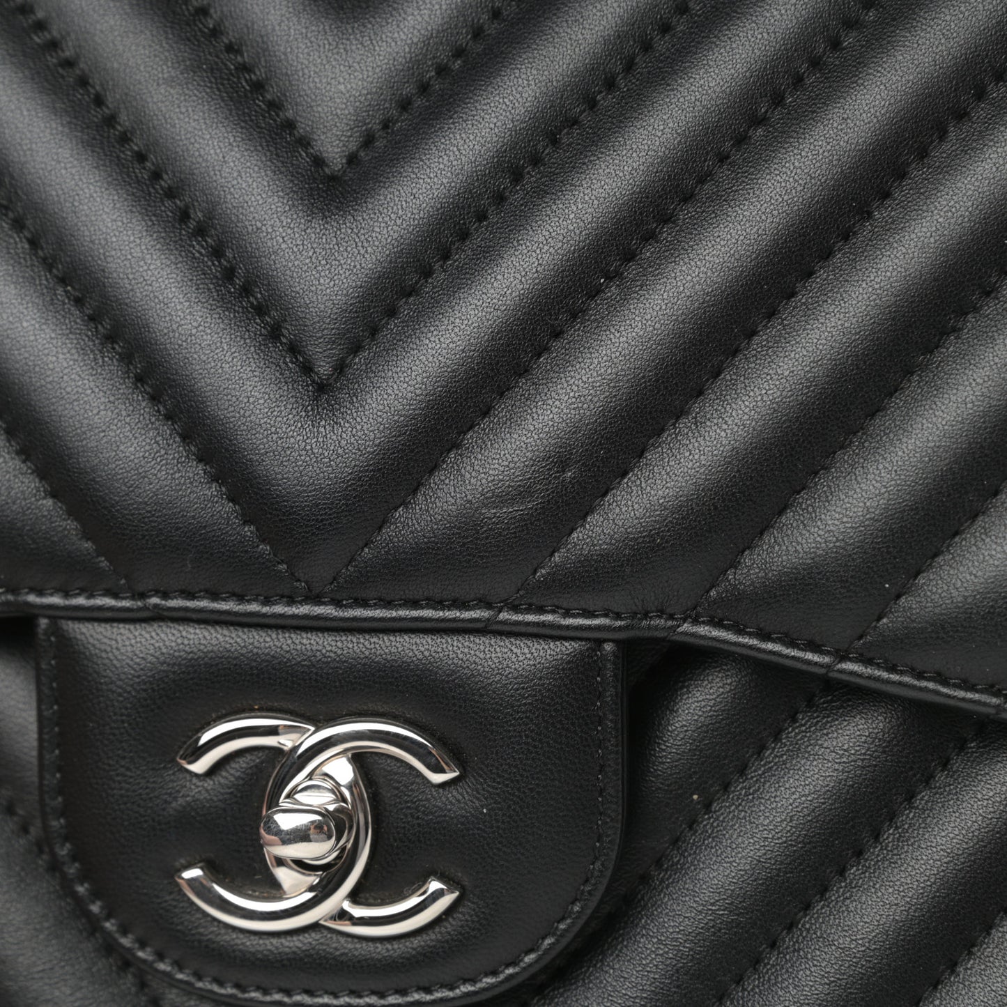 Lambskin Chevron Quilted Jumbo Double Flap Black