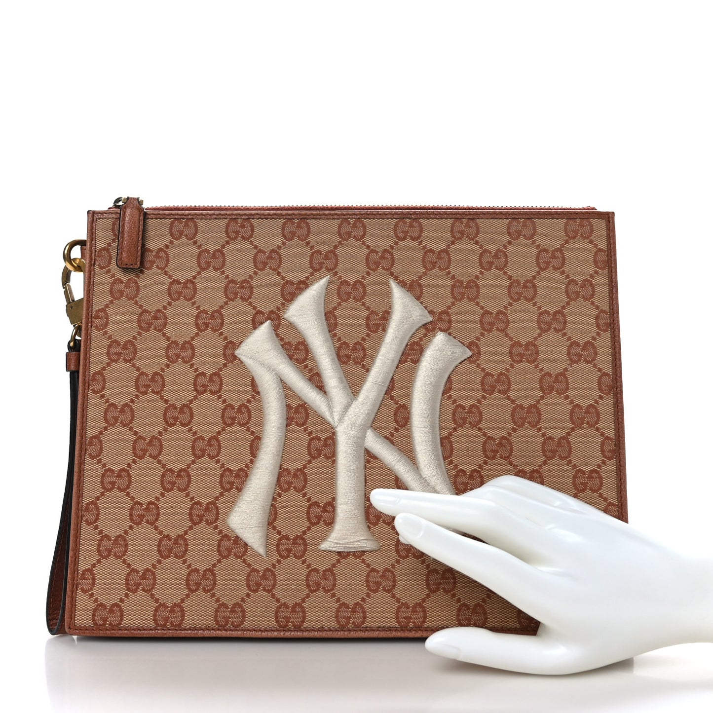 X MLB GG Monogram NY Yankees Zip Wristlet Pouch Beige Ruggine Ivory