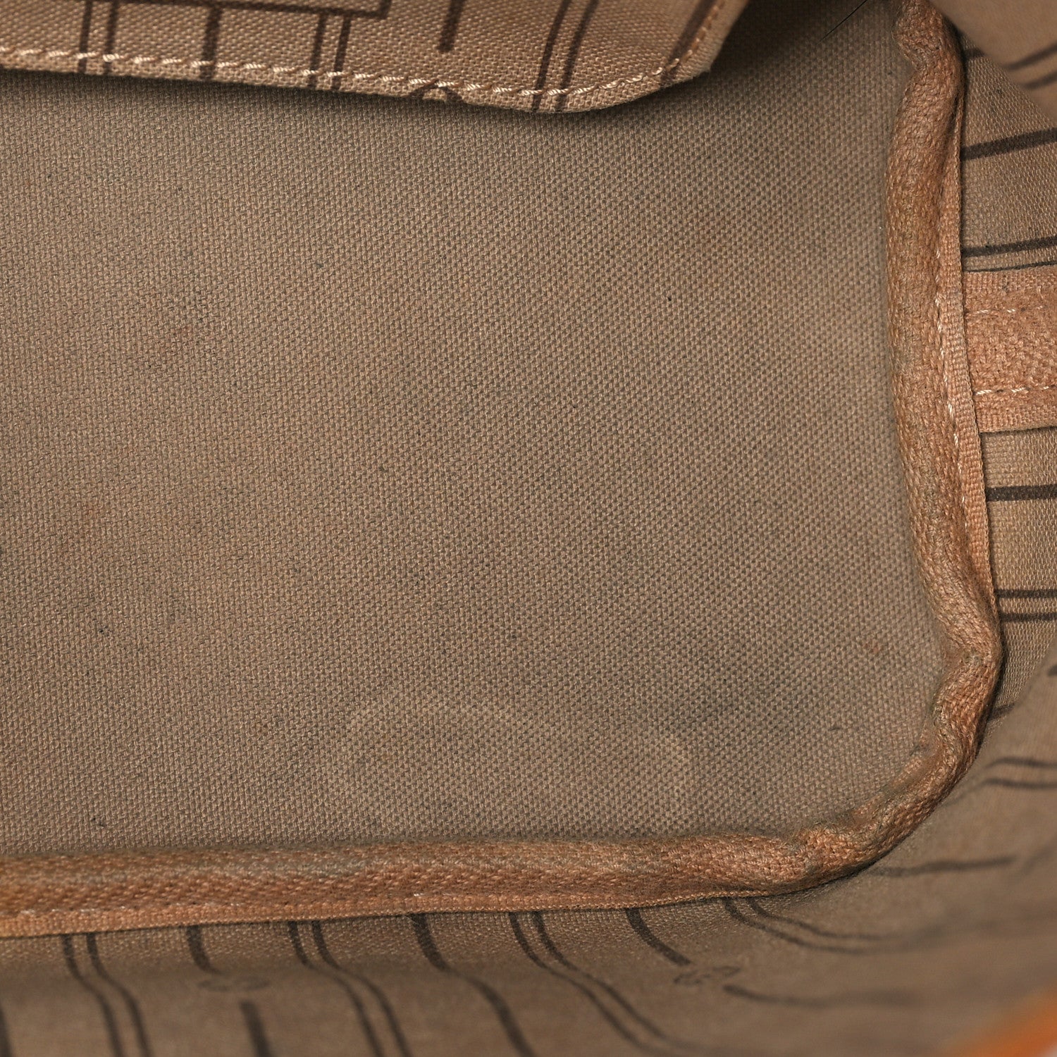 Louis Vuitton Monogram Neverfull PM 15 of 21