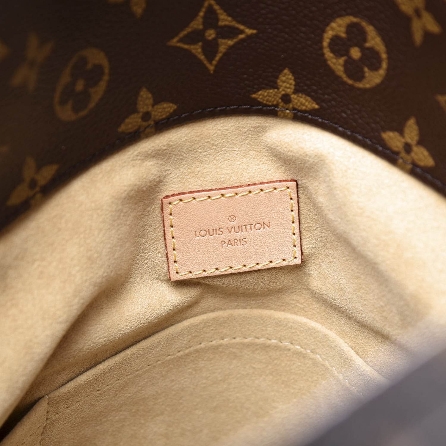 Louis Vuitton Monogram Artsy MM 7 of 11