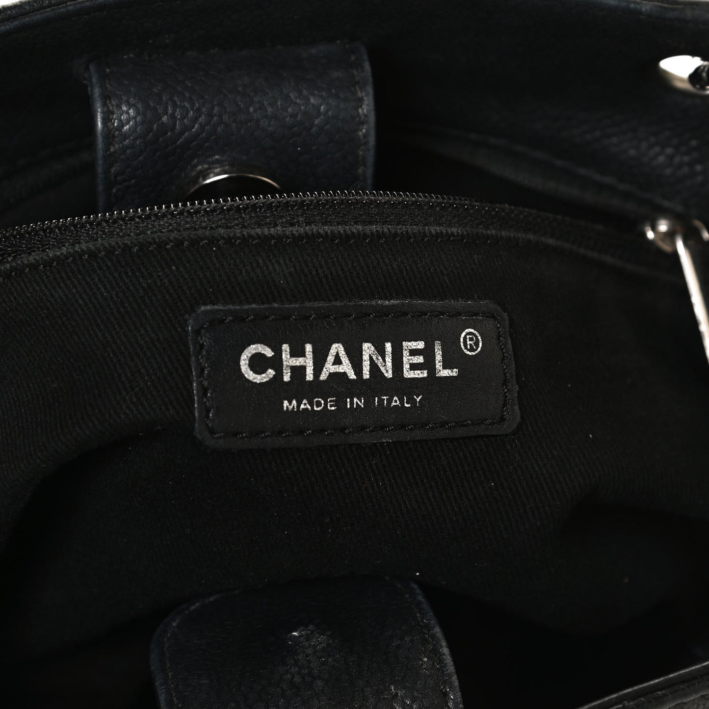 Caviar Quilted Petit Shopping Tote PST Black